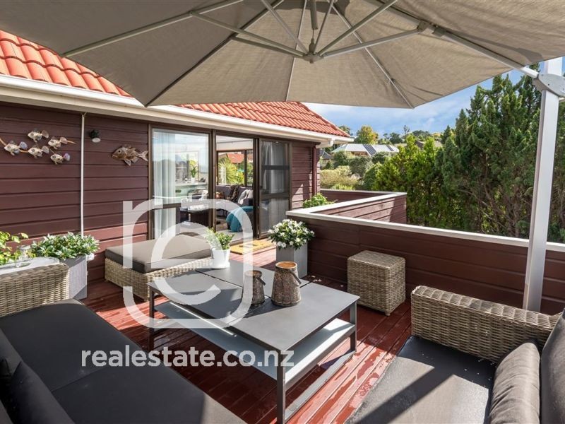 77 Haseler Crescent, Mellons Bay, Manukau City