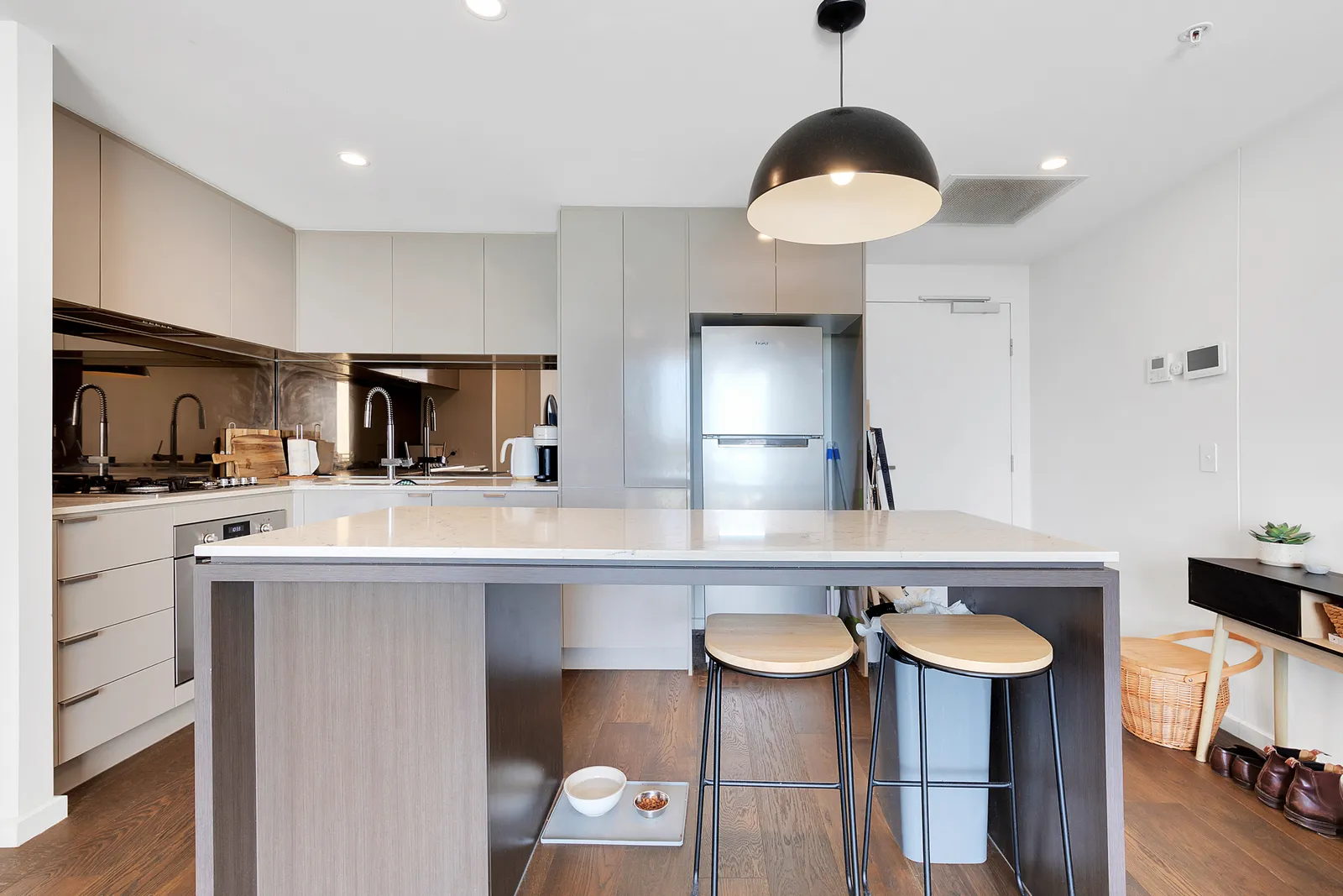 1207/148 Logan Road, Woolloongabba