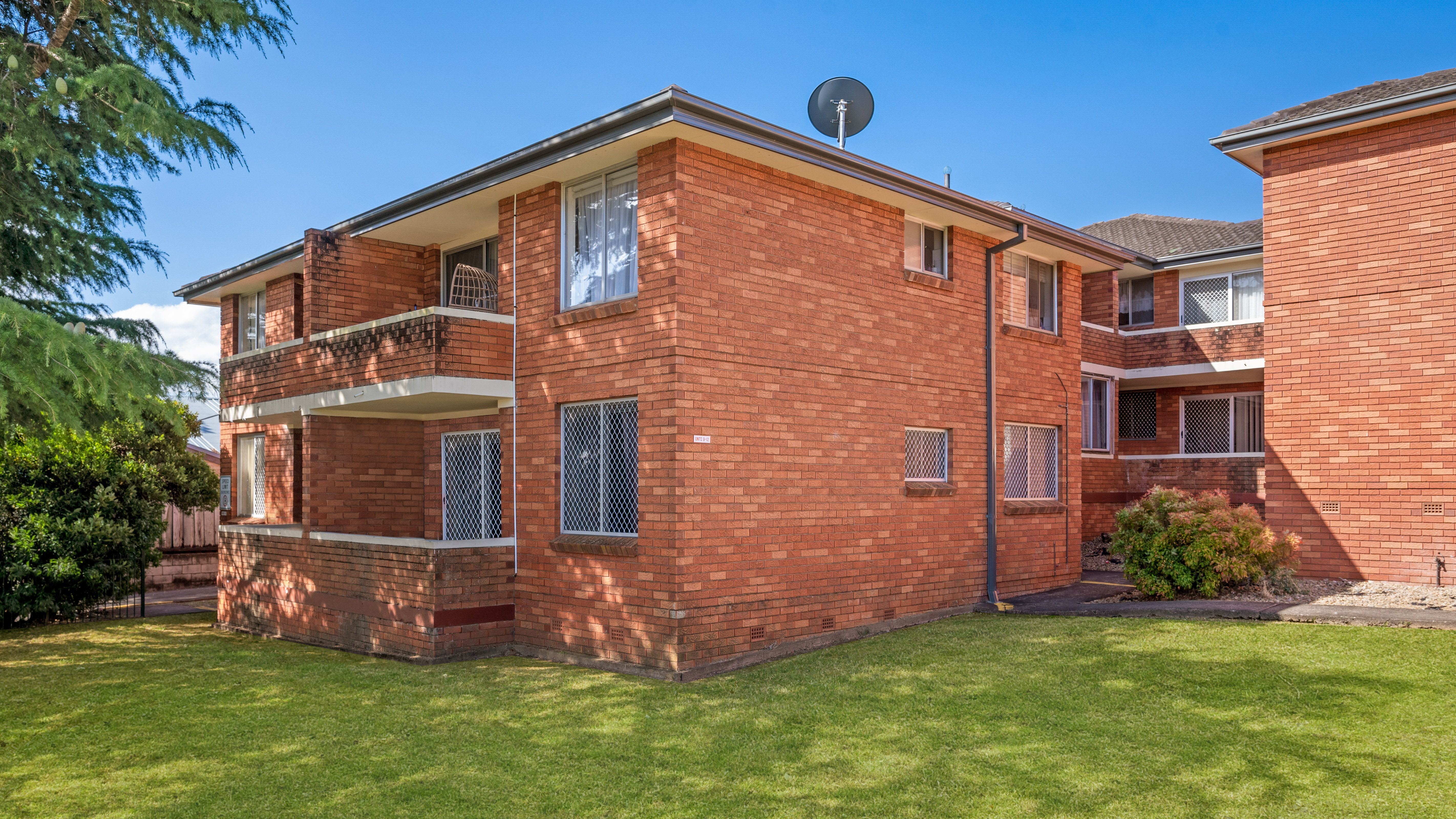 98 Dumaresq Street, Campbelltown NSW 2560