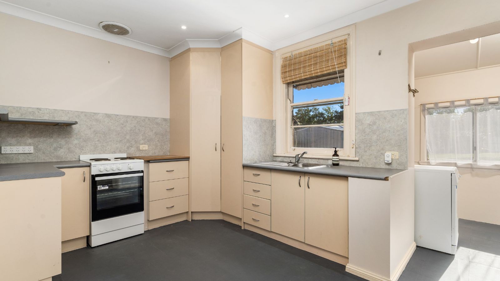 331 Peisley Street, Orange, NSW 2800
