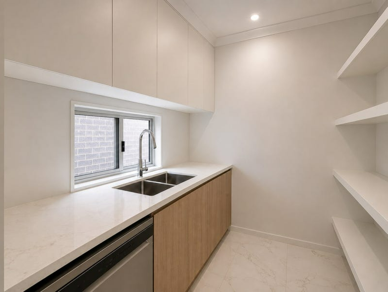 Premium 5-Bed Luxury Family Home | Strong Yield | Austral — photo 5 of 8