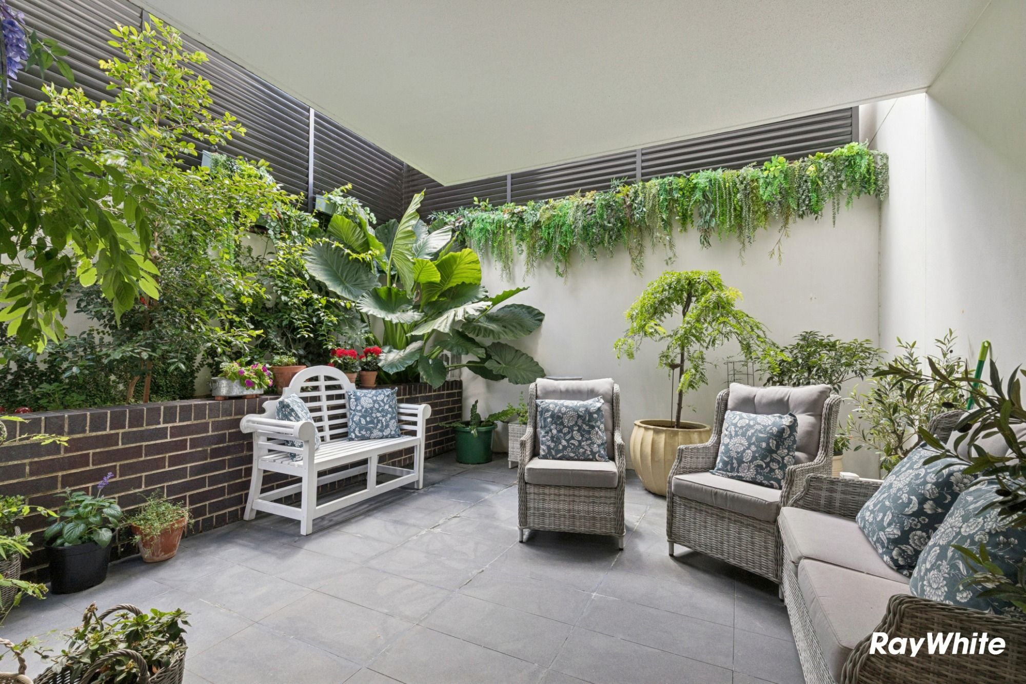 308/133-137 Bowden Street — photo 4 of 12
