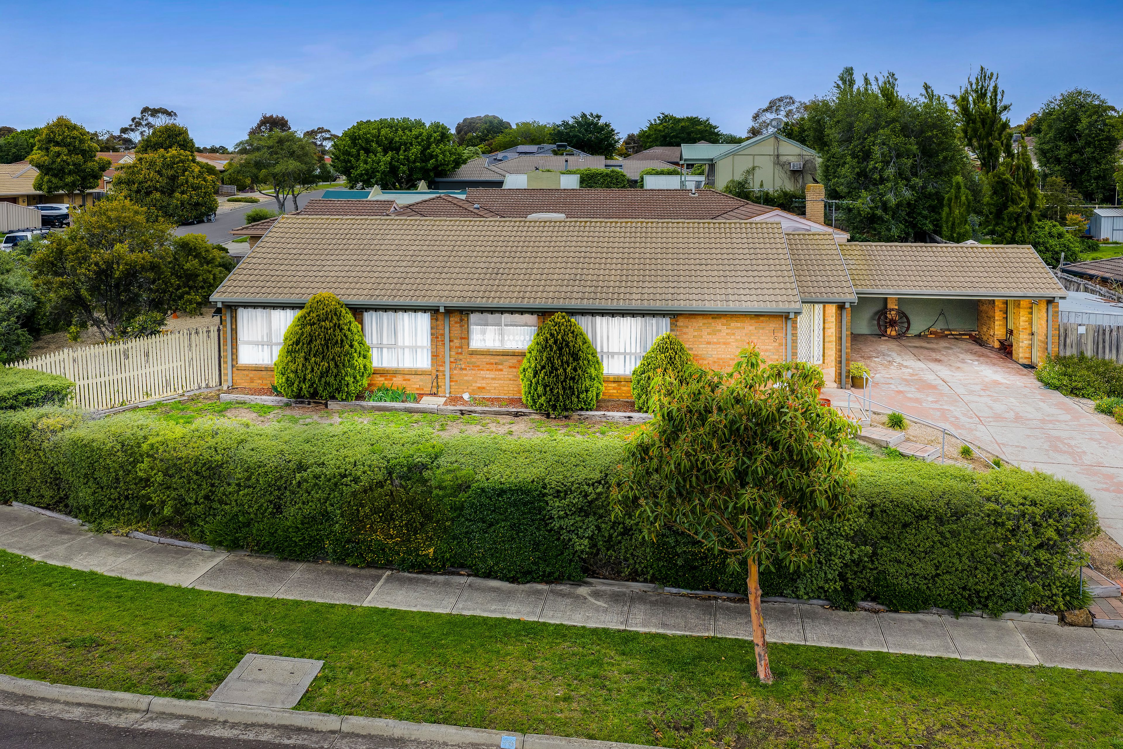 15 Olive Grove, Sunbury VIC 3429
