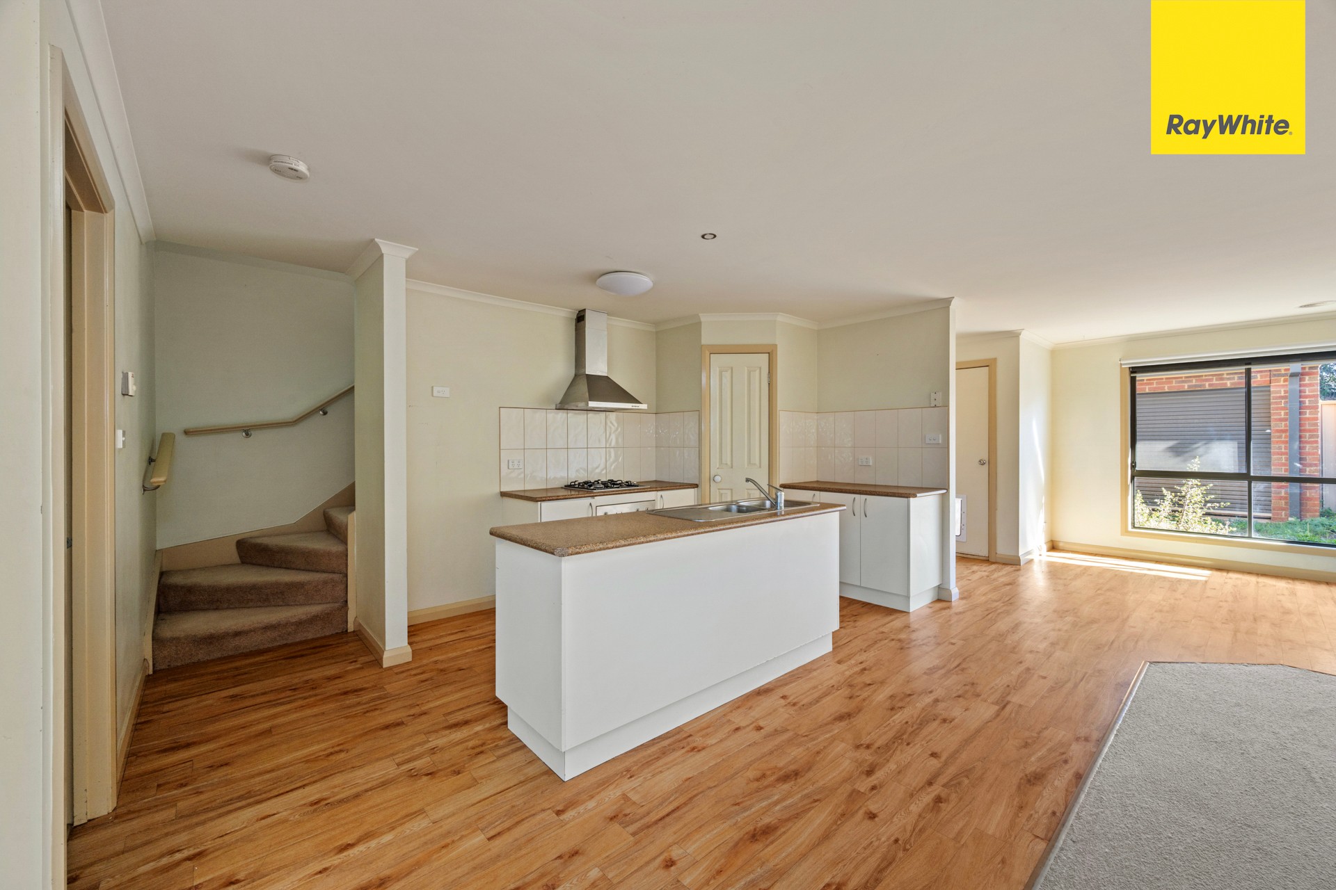 2/4 Euroa Walk, Kurunjang, VIC 3337