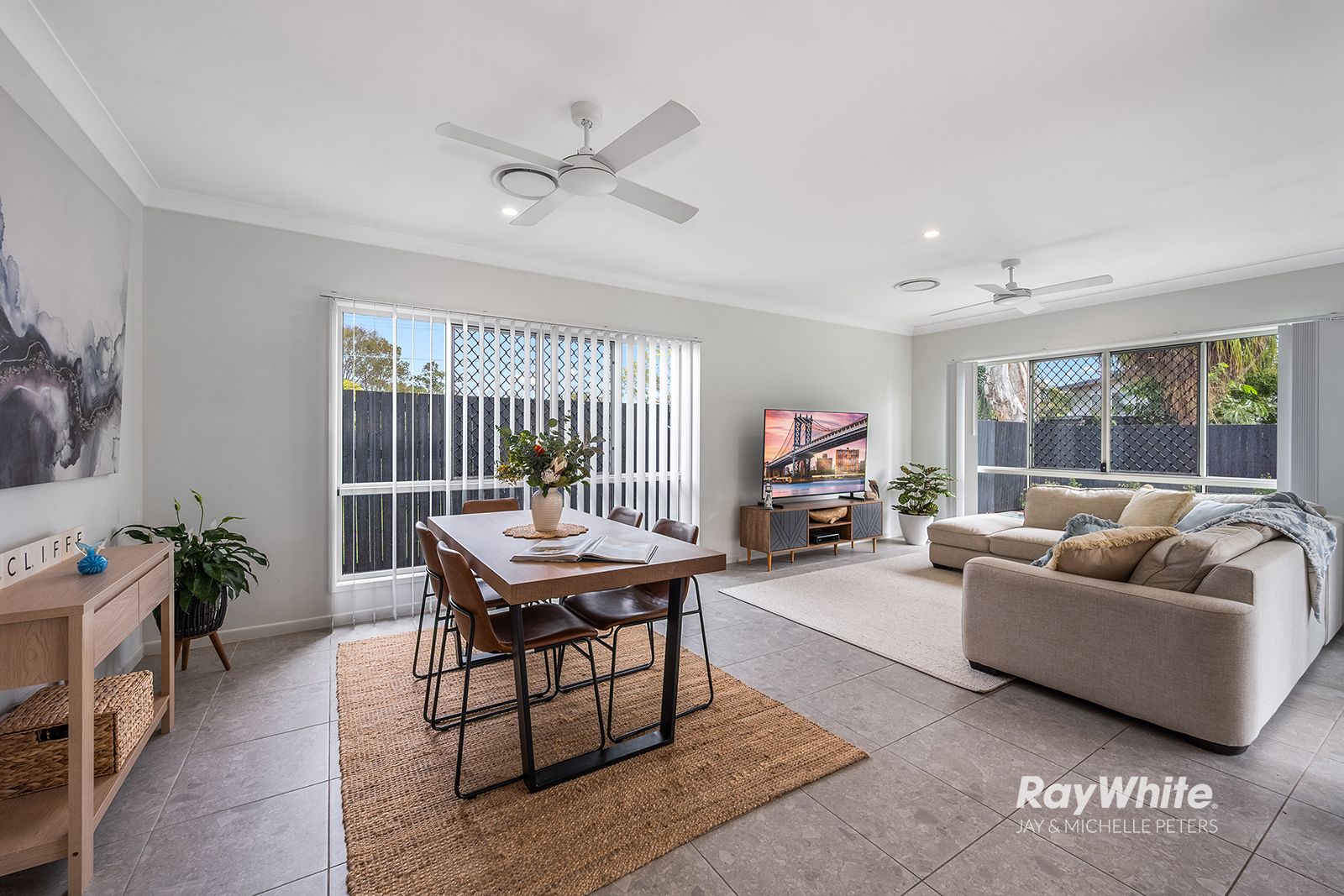 135 Scarborough Road — photo 10 of 30