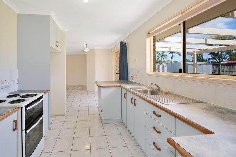 17 Thornbill Drive, Eli Waters, QLD 4655