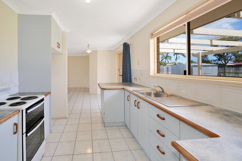 17 Thornbill Drive, Eli Waters, QLD 4655