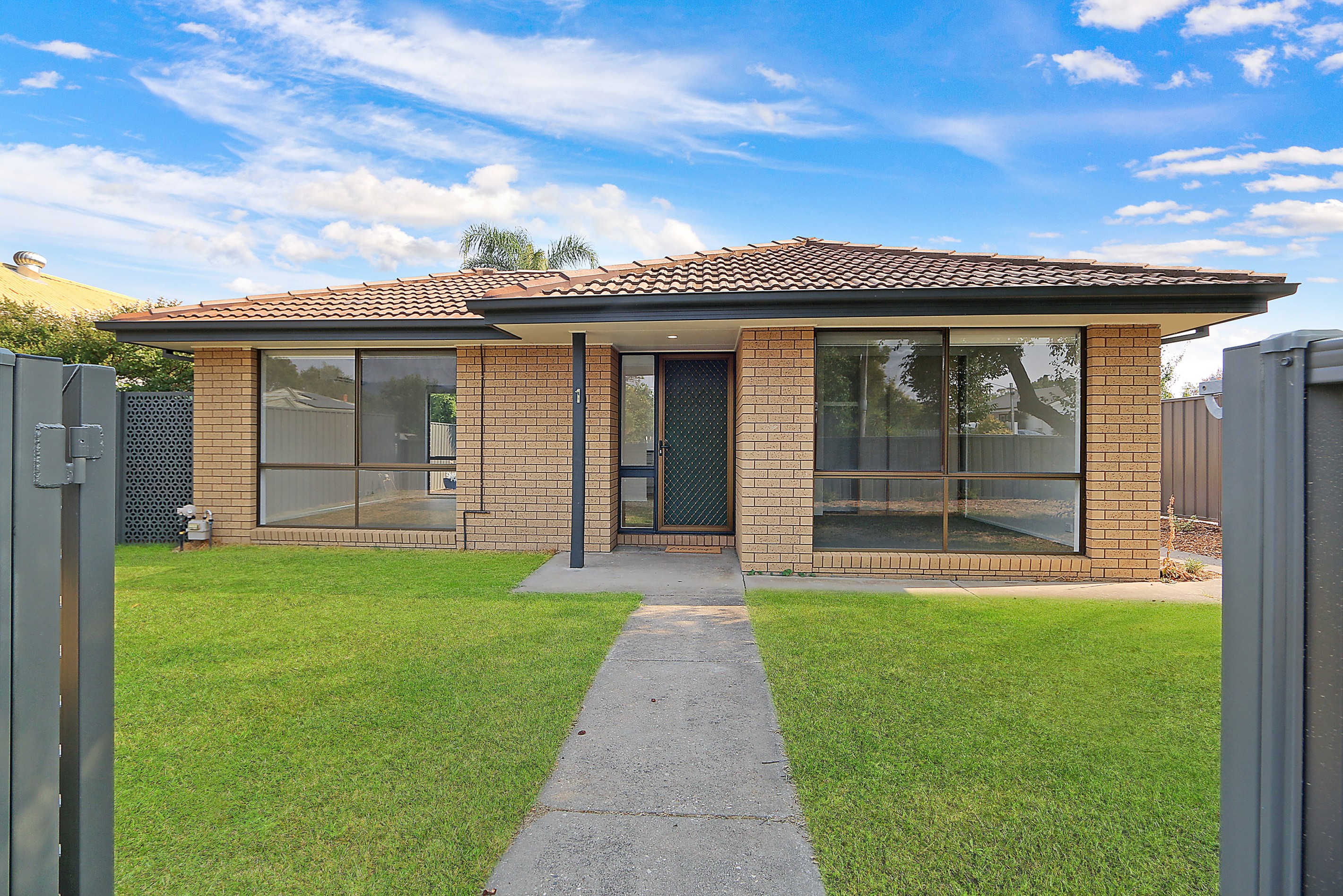 1/415 McDonald Road, Lavington, NSW 2641
