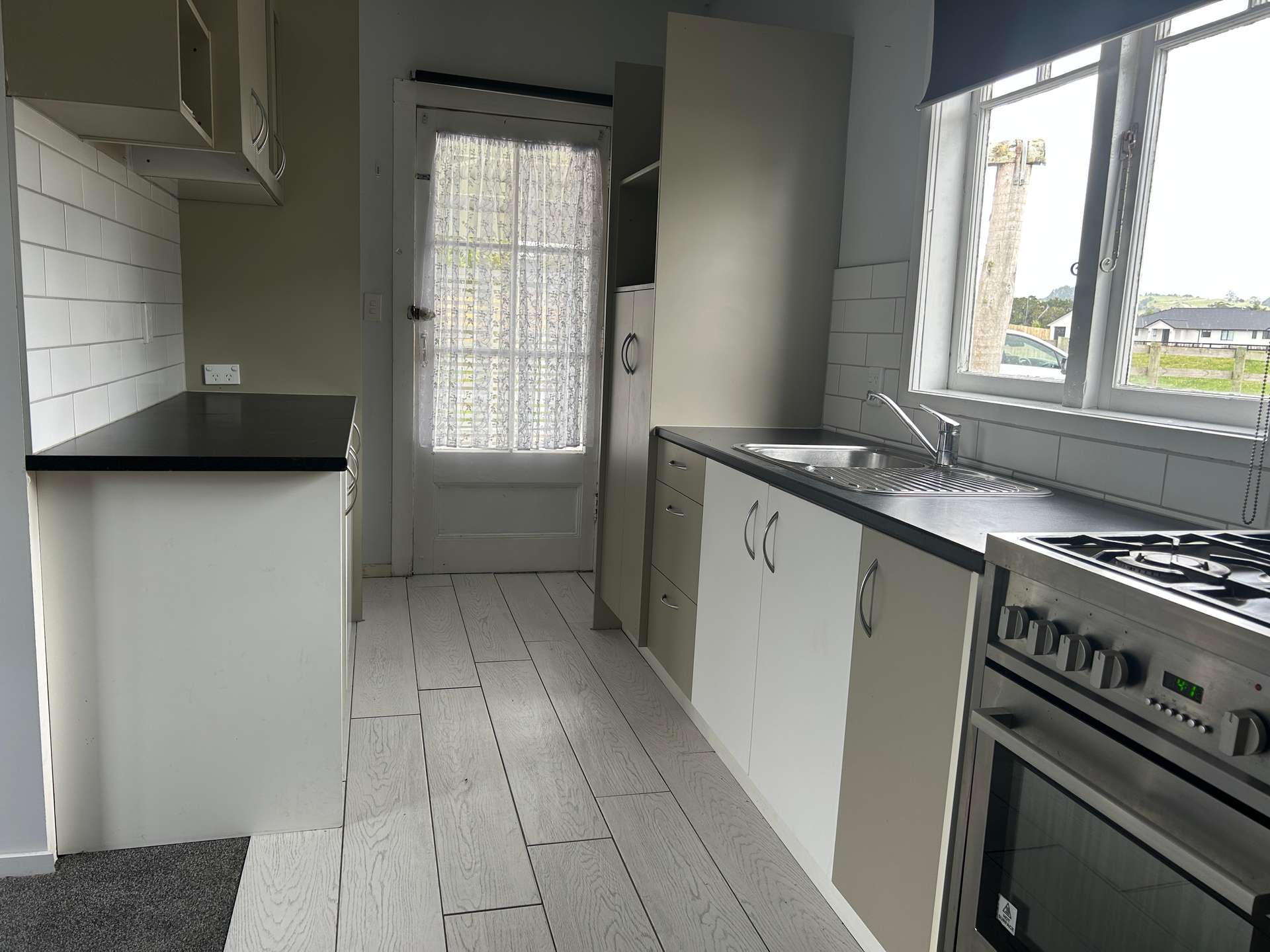 27b Pahi Road photo 5