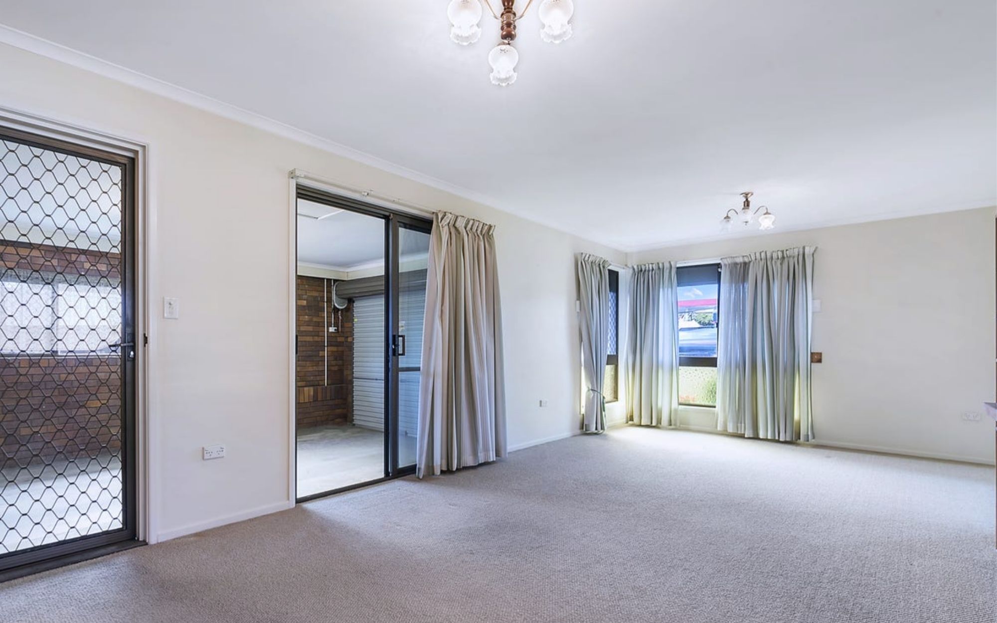 323 Victoria Avenue, Redcliffe, QLD 4020