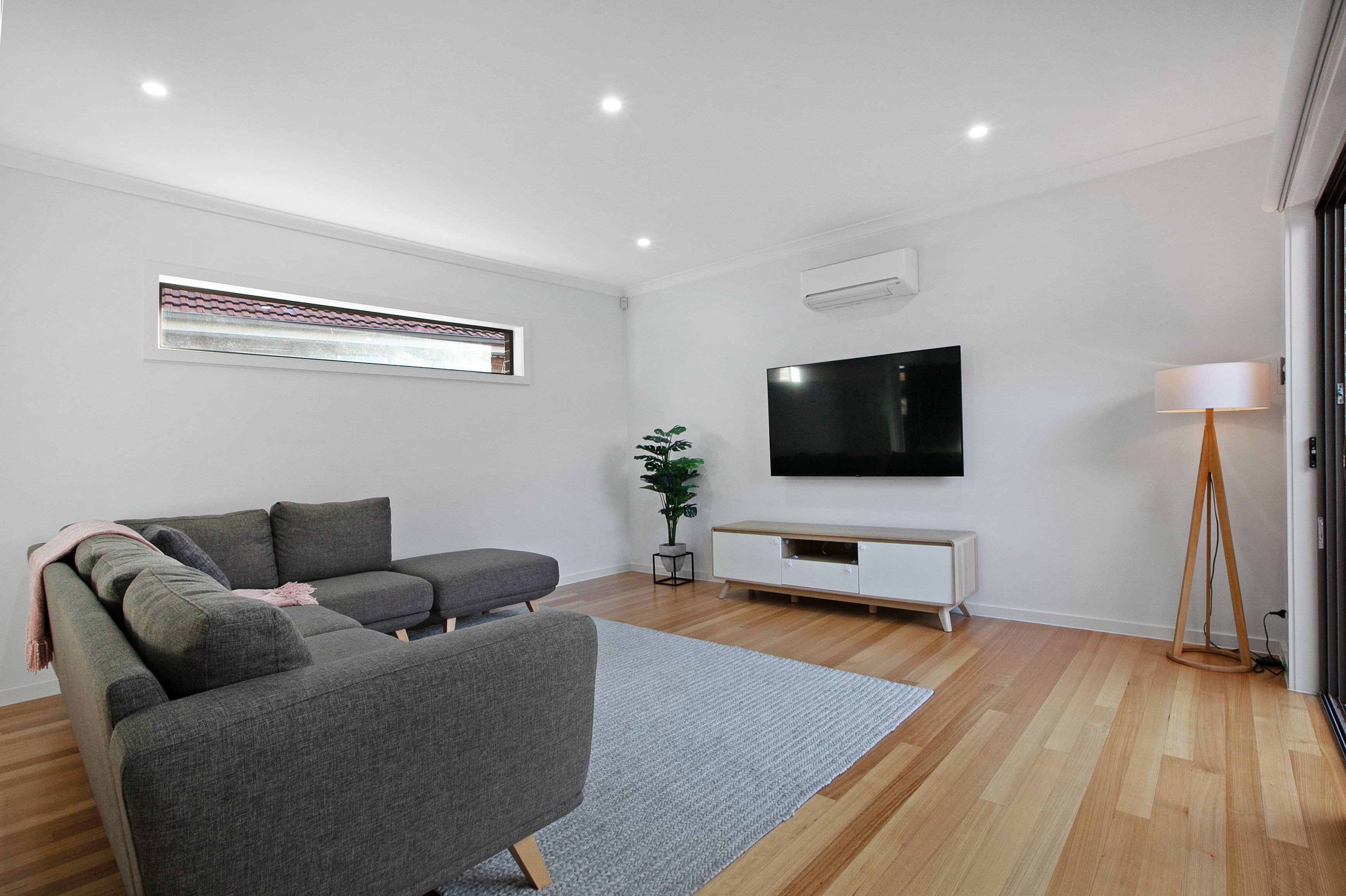 2/81 Rathcown Road, Reservoir, VIC 3073