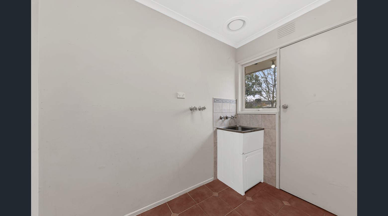 9 Circle Drive — photo 5 of 13