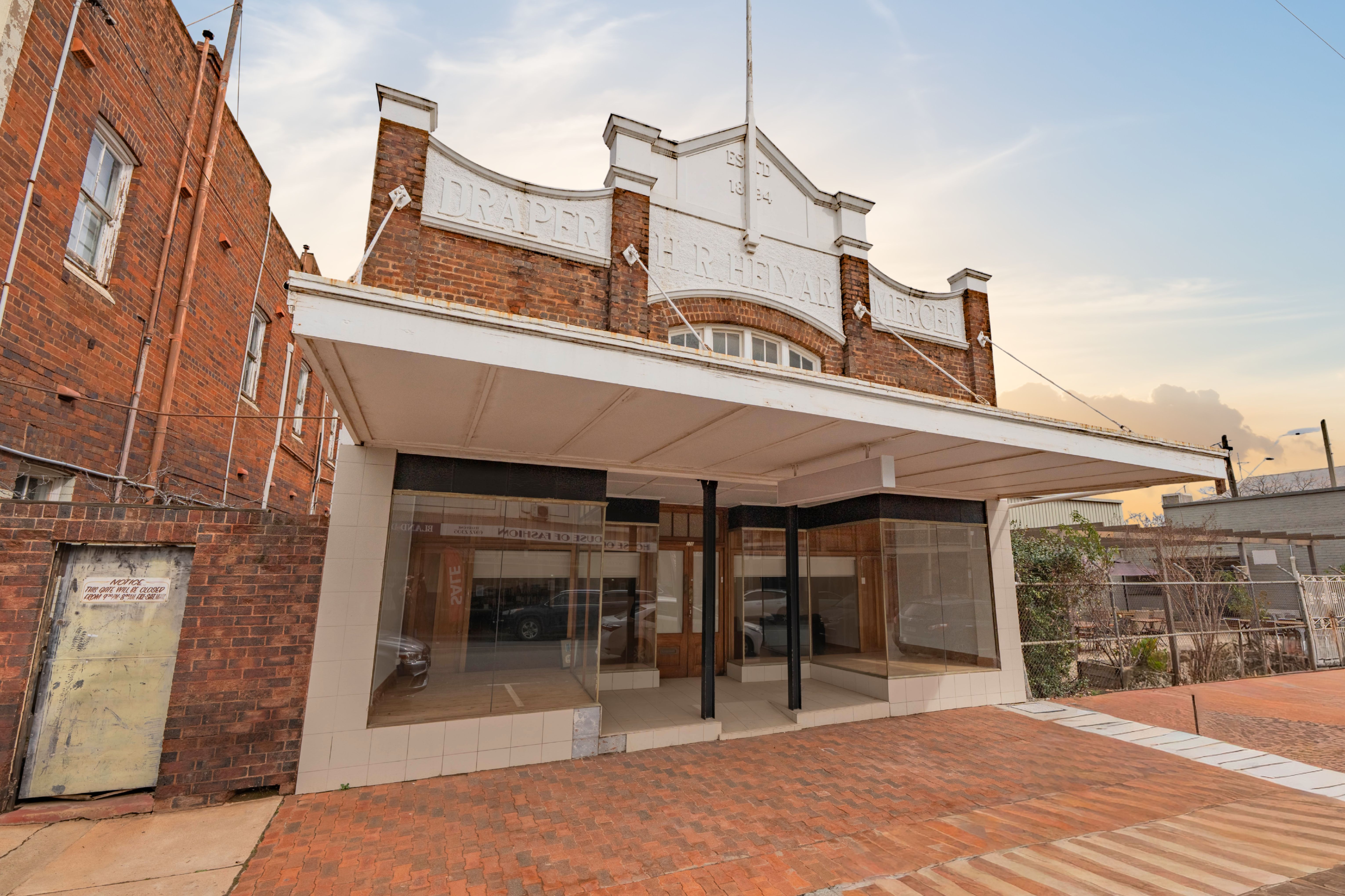 176 Main Street — photo from Ray White Parkes