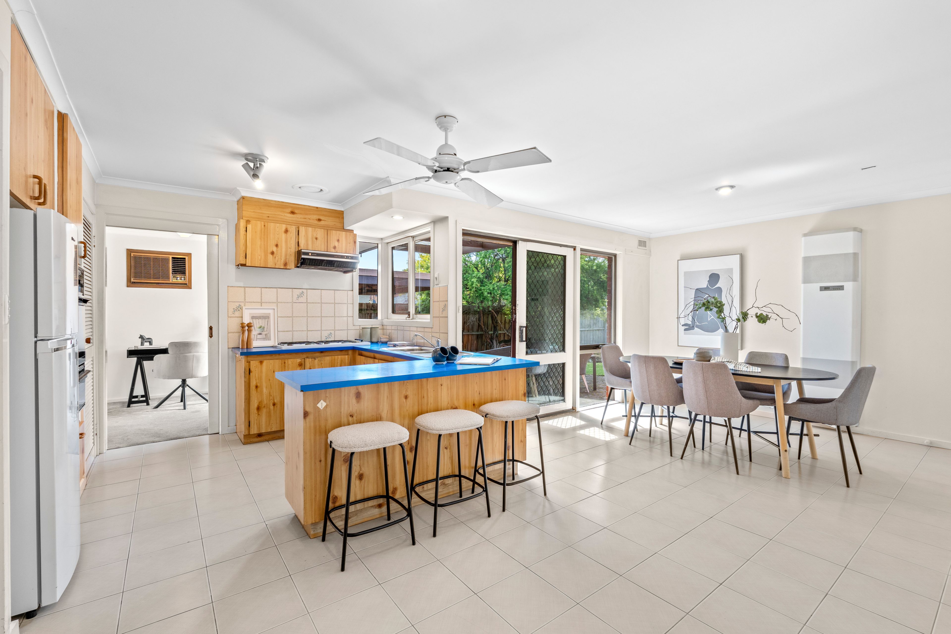 12 Penrith Crescent — photo 6 of 16