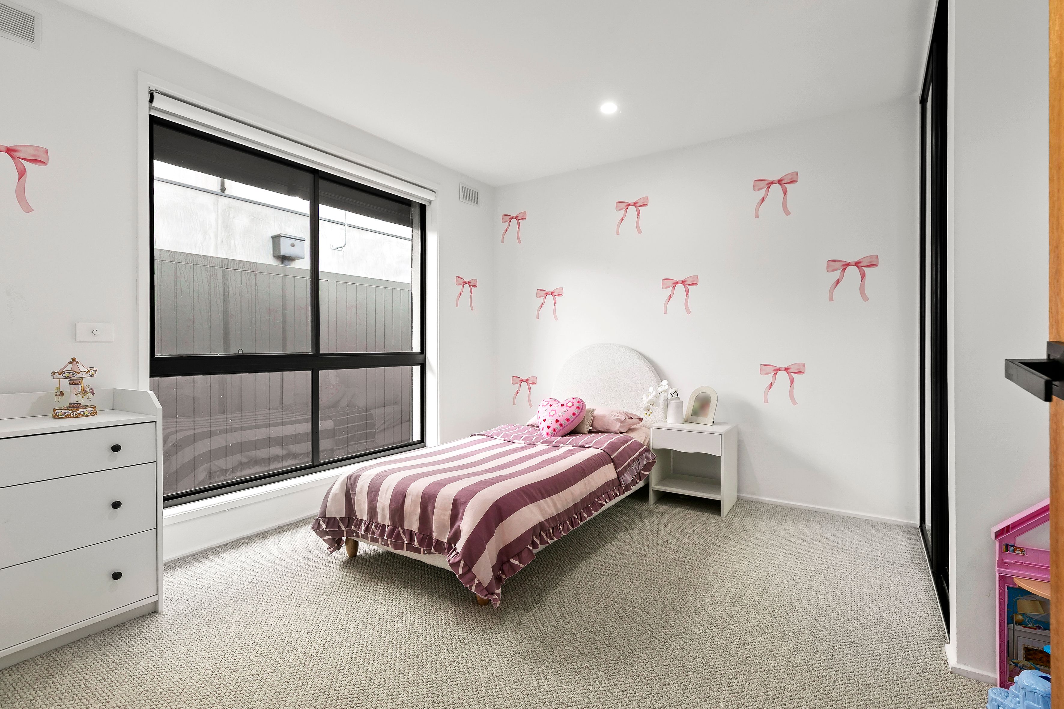 2 Langton Way — photo 12 of 15