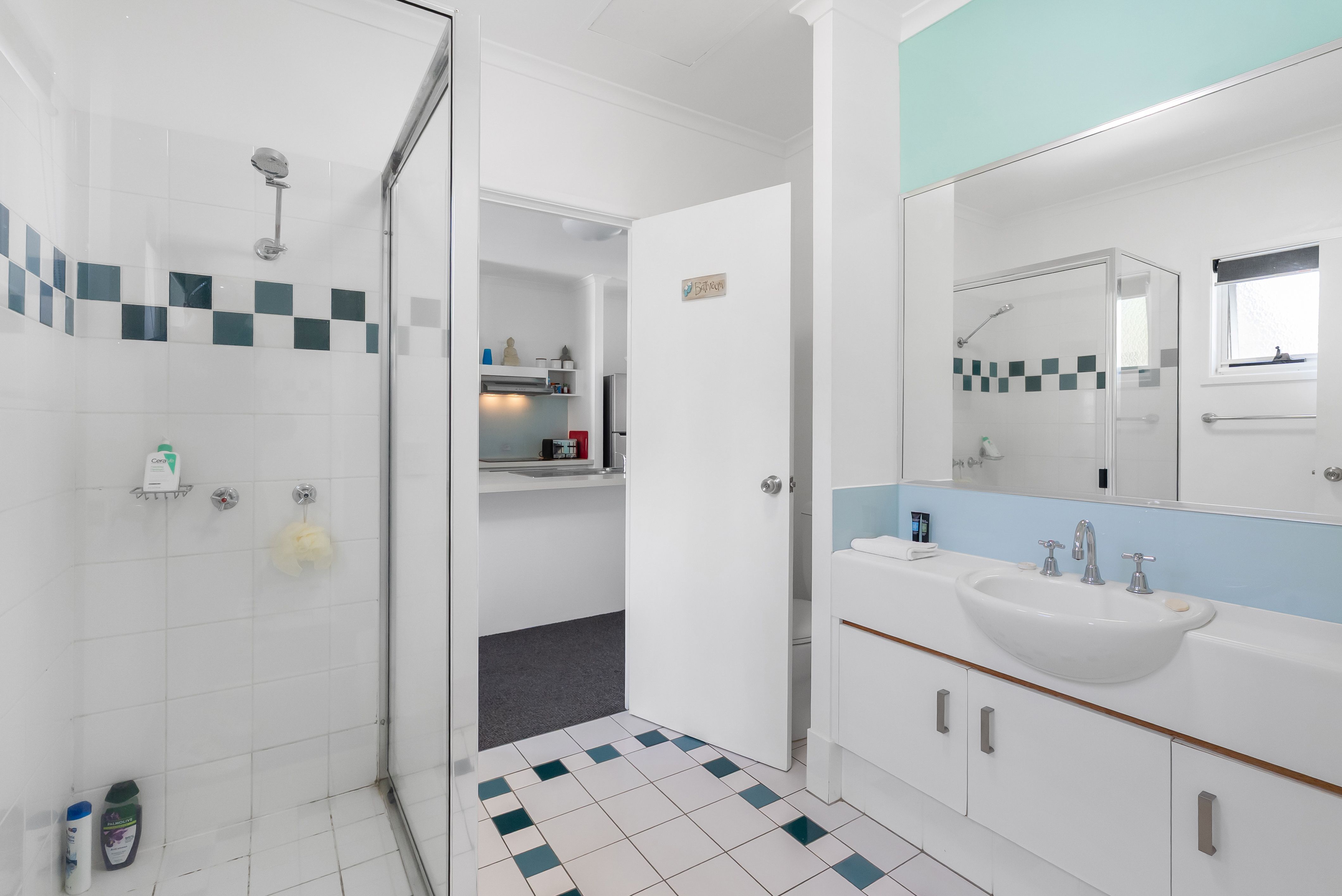 244/2 Keem Street — photo 18 of 28
