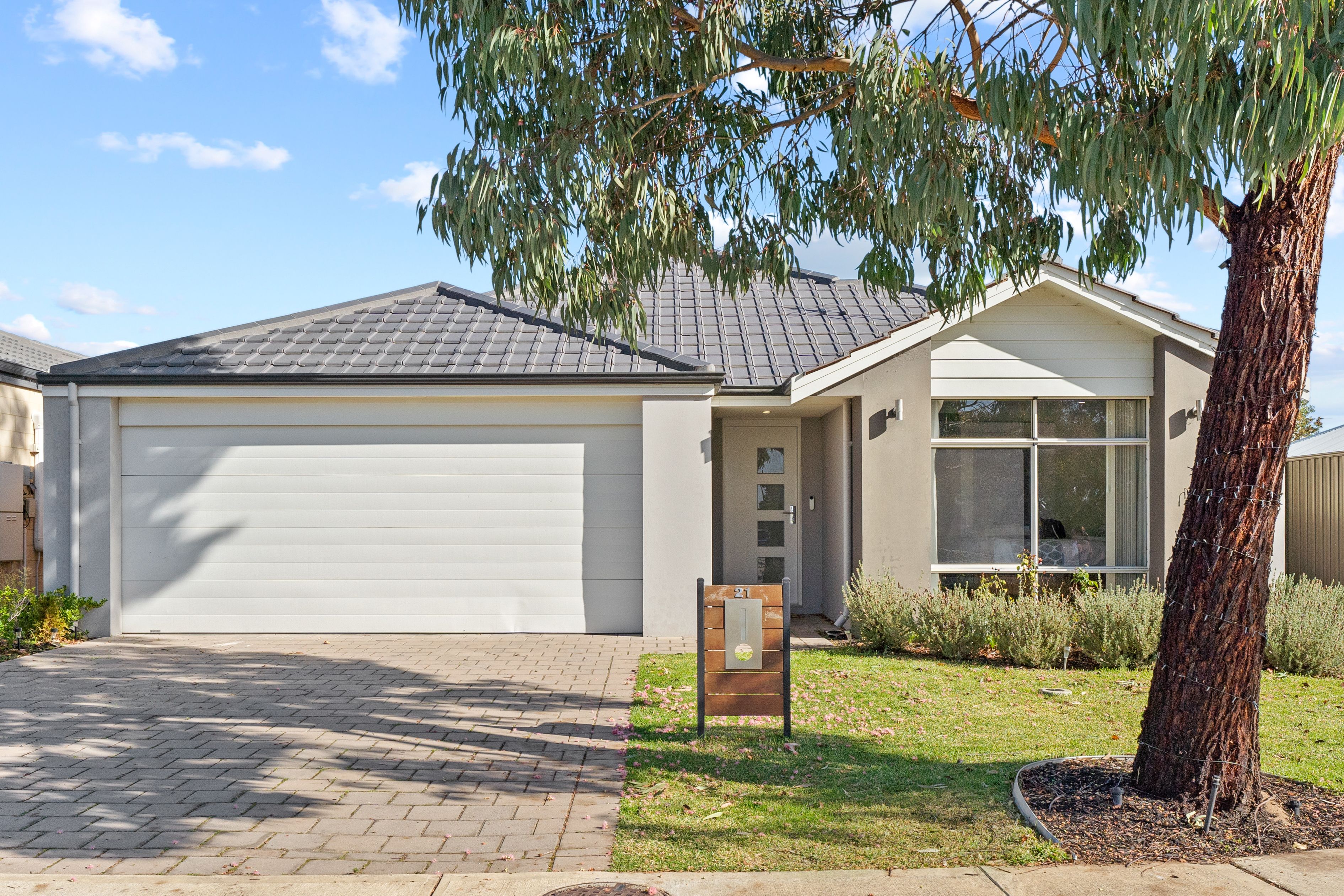 21 Irasburg Parade, Wellard, WA 6170