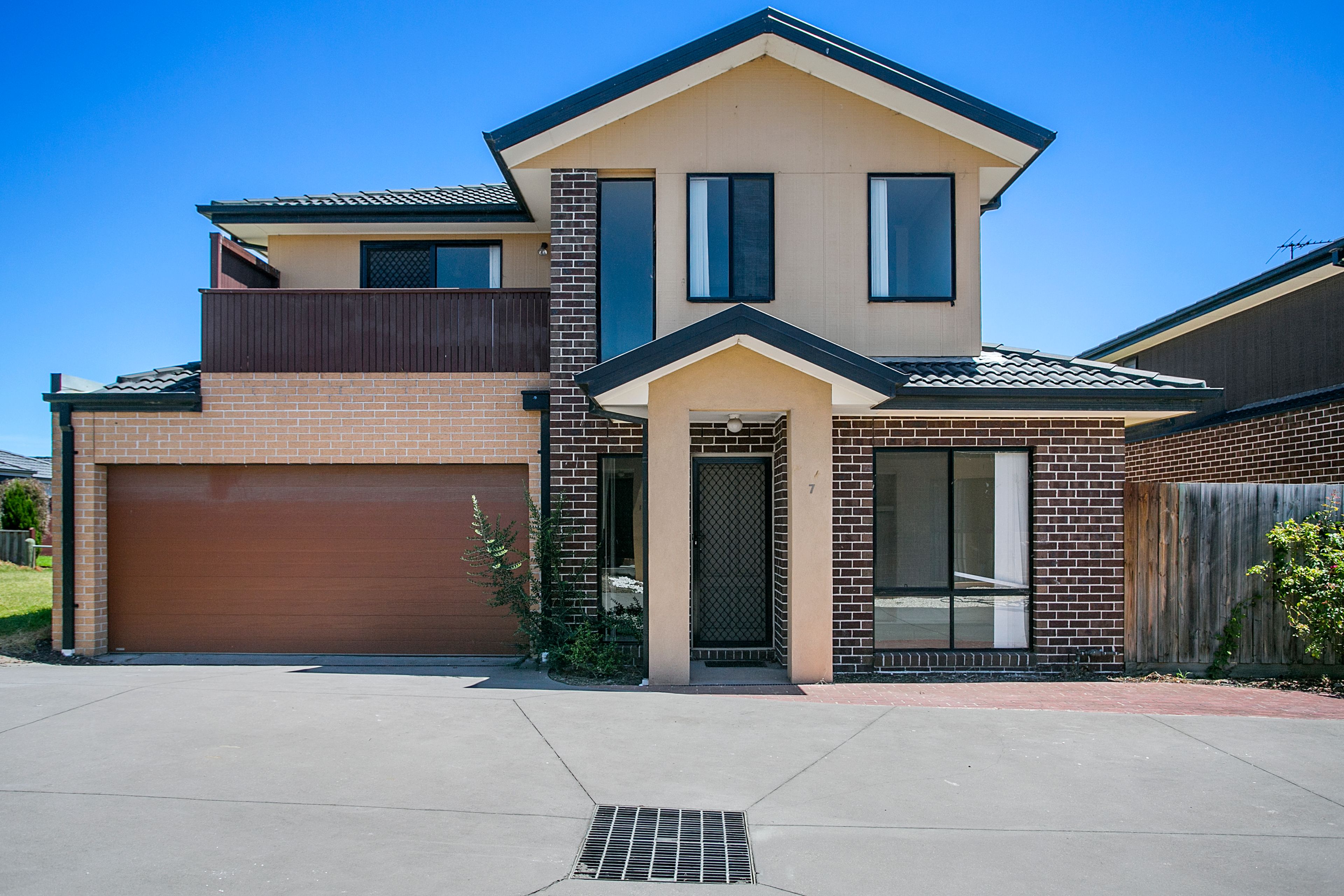 8 Mina Court, Carrum Downs VIC 3201