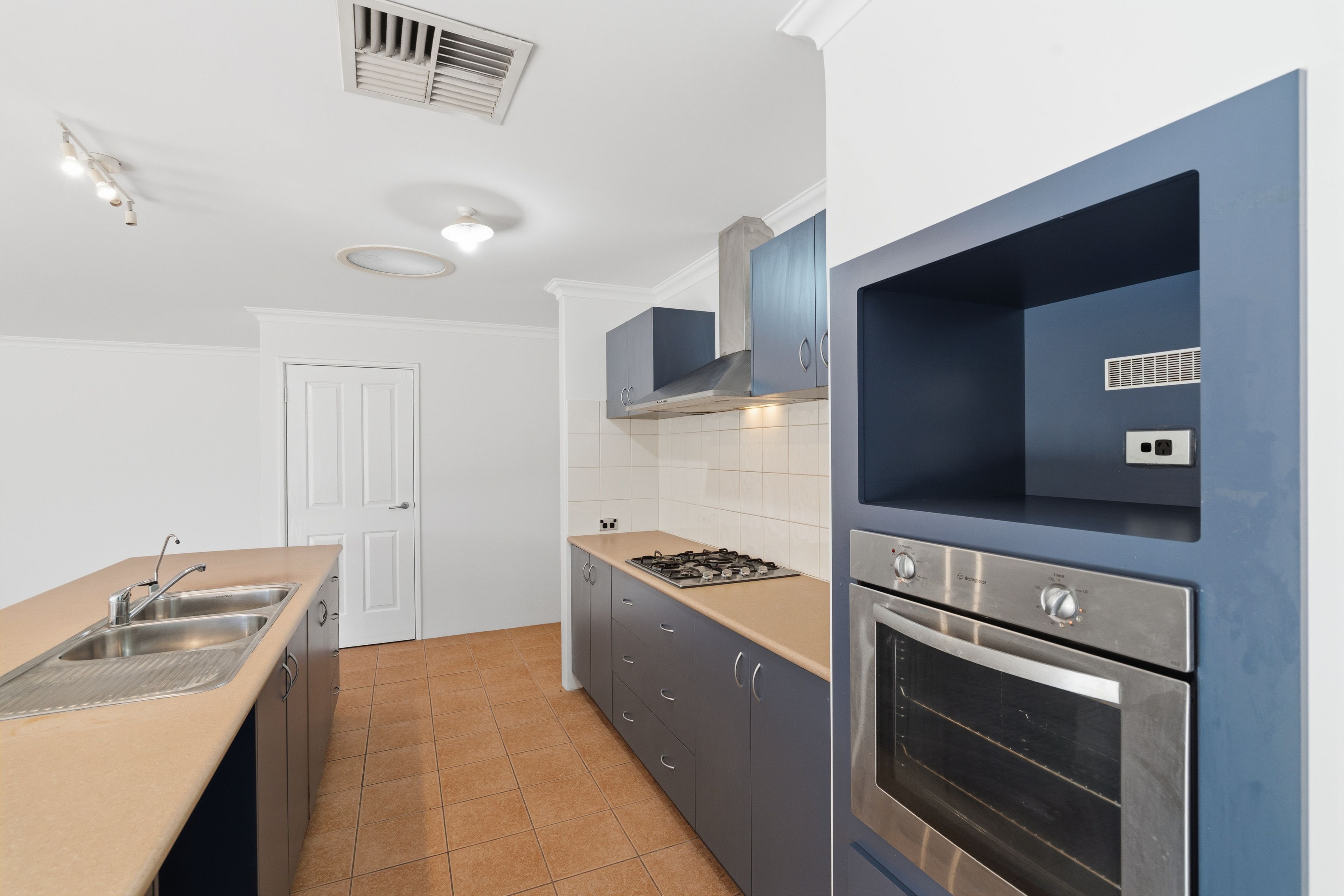 3/20 Johnson Street — photo 4 of 27