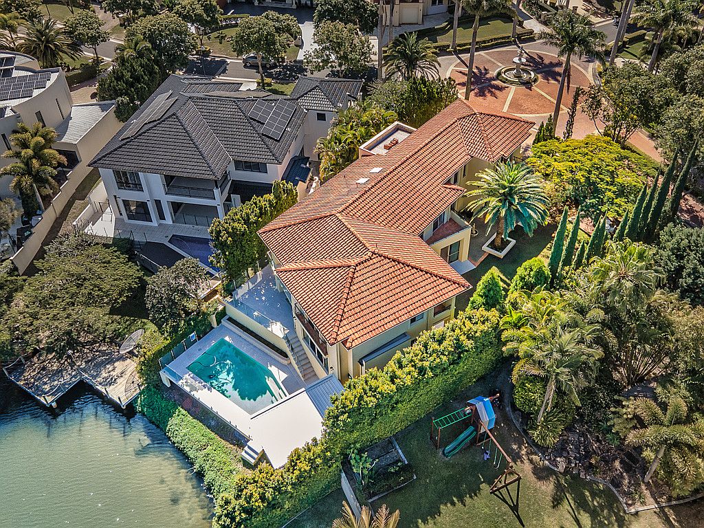 3 Istana View, Clear Island Waters, QLD 4226