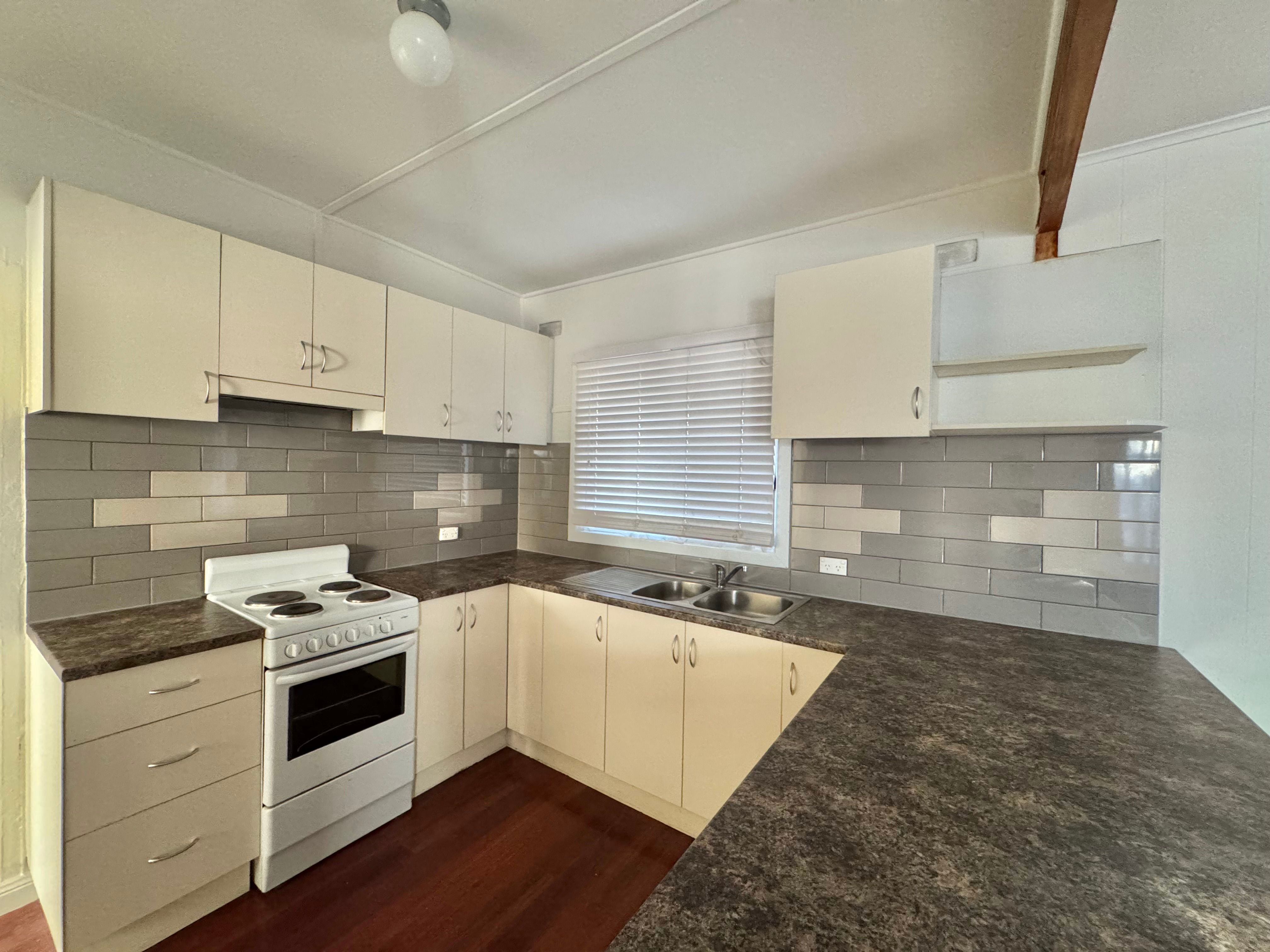 25 Gouge Street — photo 3 of 10