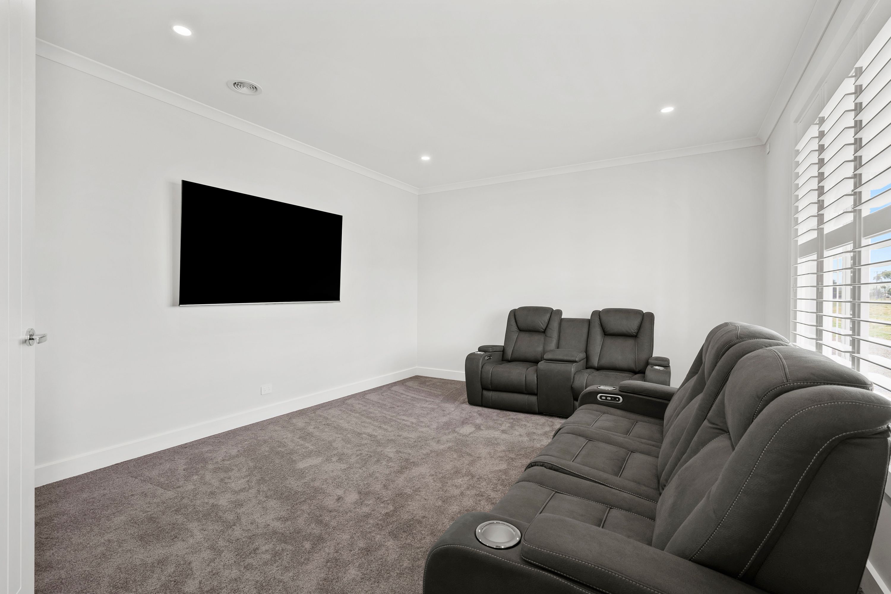 260 Patullos Road — photo 3 of 24
