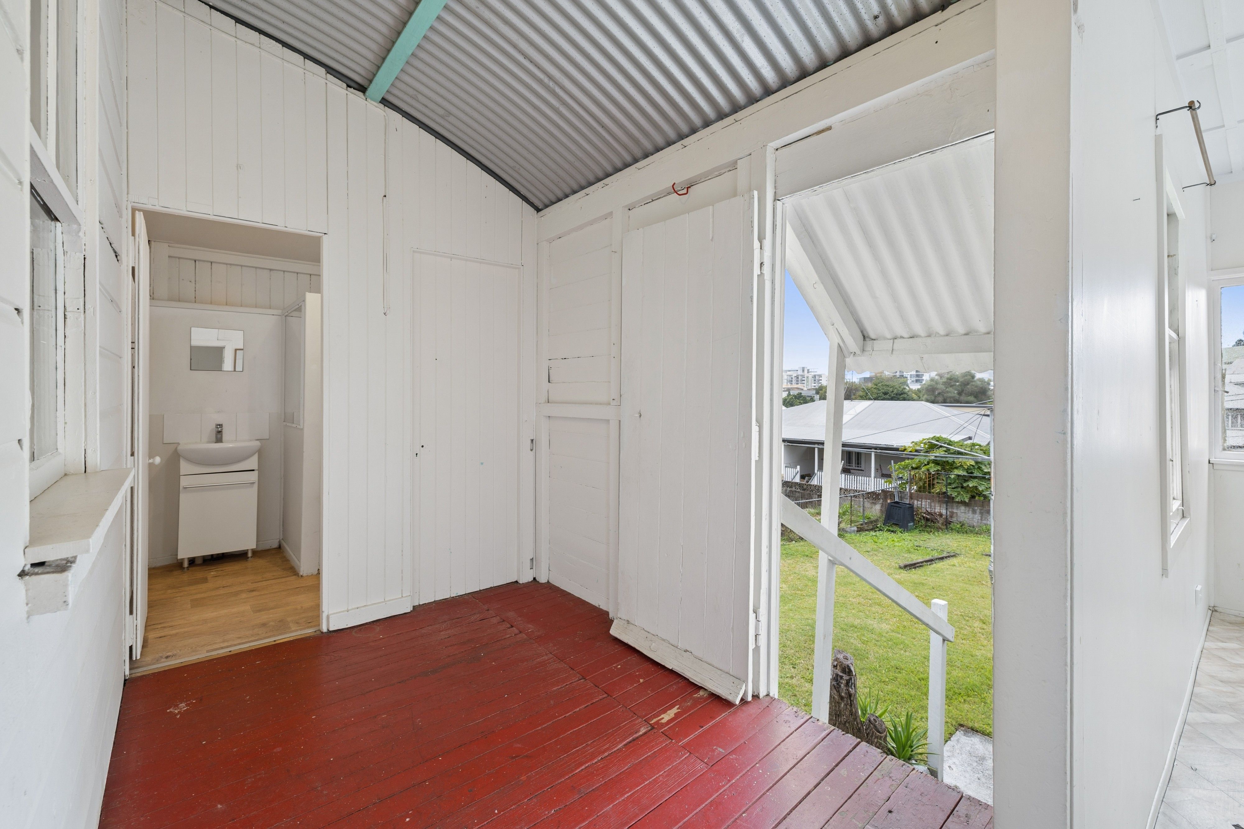 21 Woolcock Street — photo 9 of 11