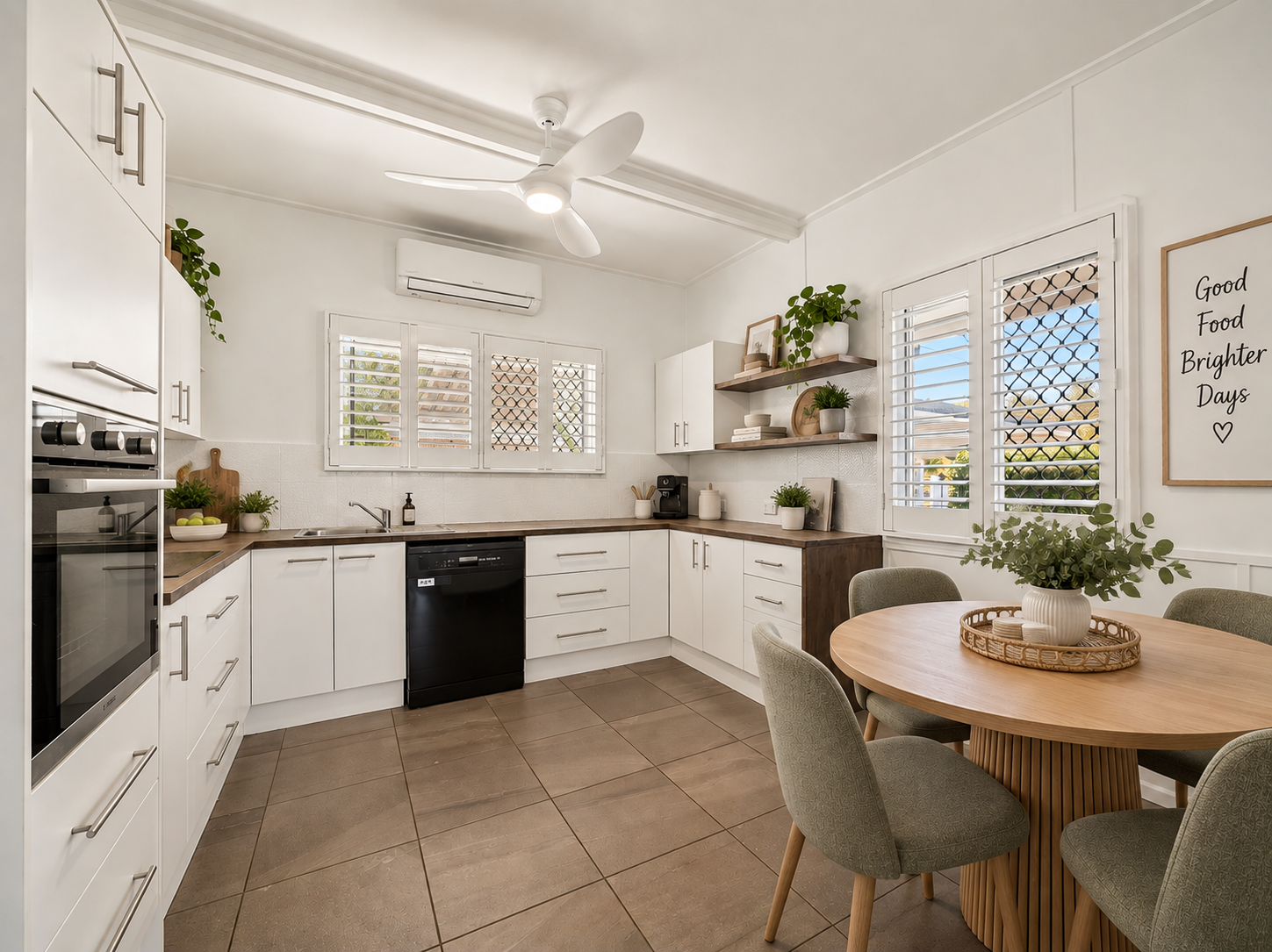 18 Yacht Street — photo 11 of 23