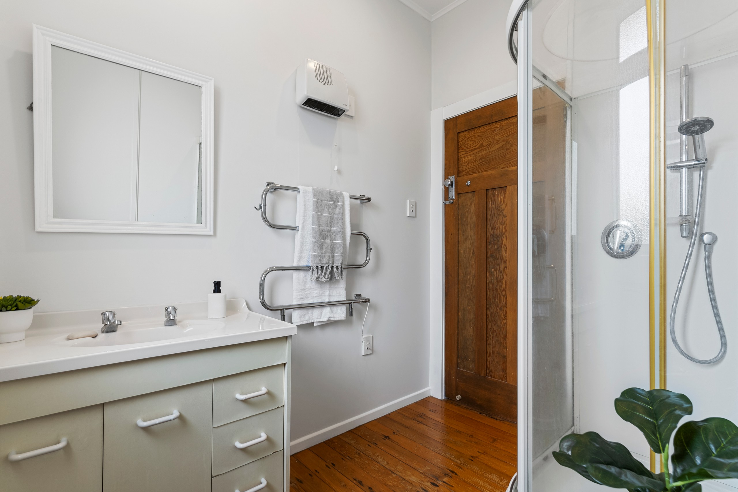 14 Wright Road, Point Chevalier, Auckland City