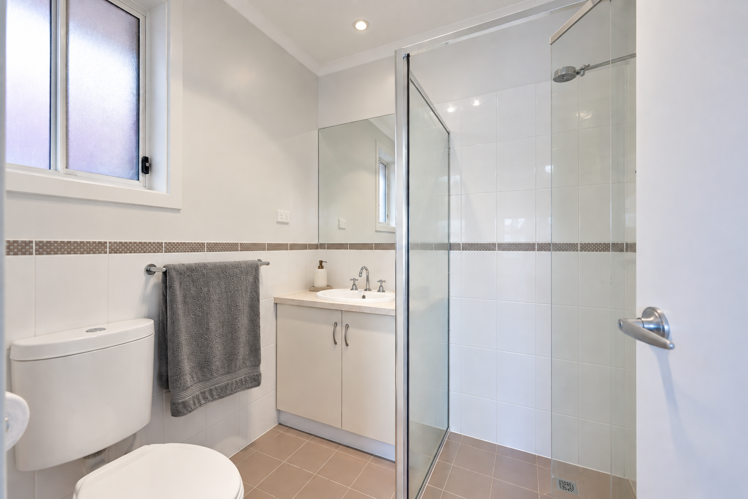 41 Custance Avenue — photo 3 of 11