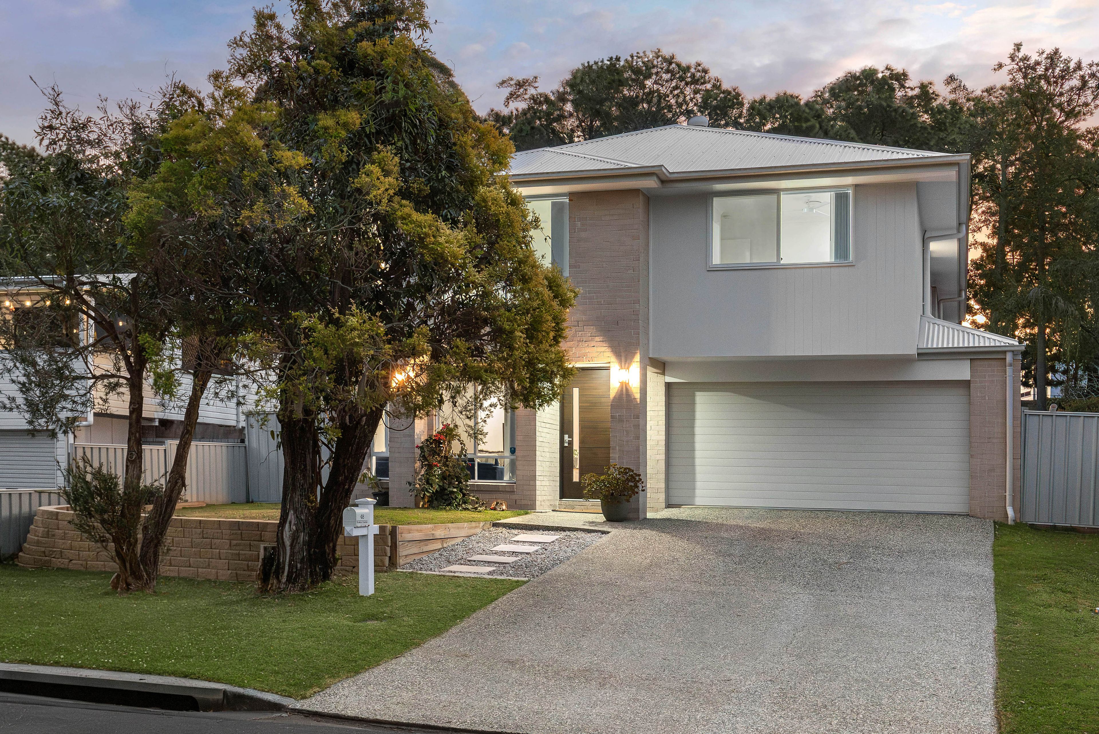 48 Pareena Crescent, Mansfield QLD 4122