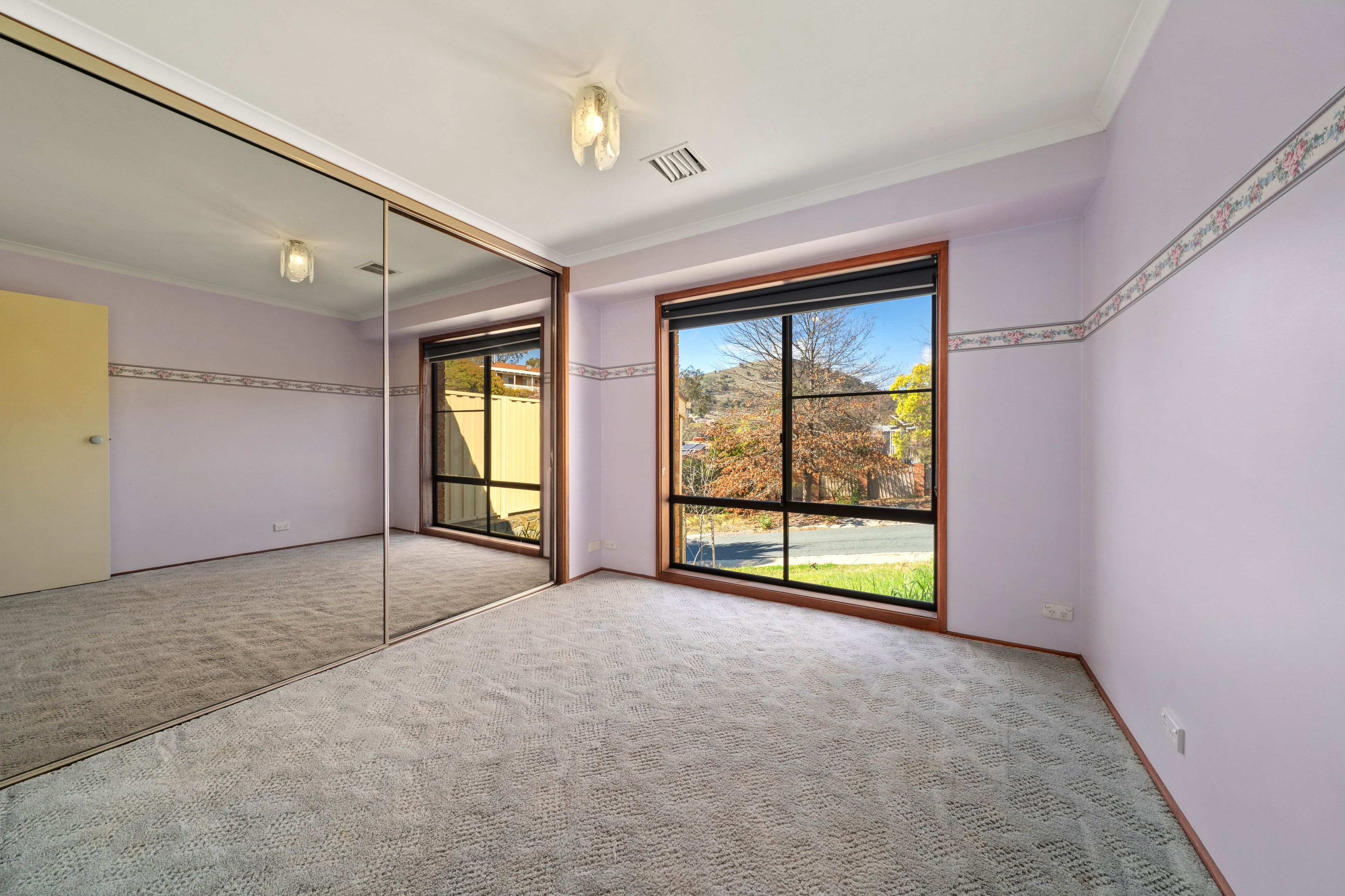 60 Vonwiller Crescent — photo 16 of 25