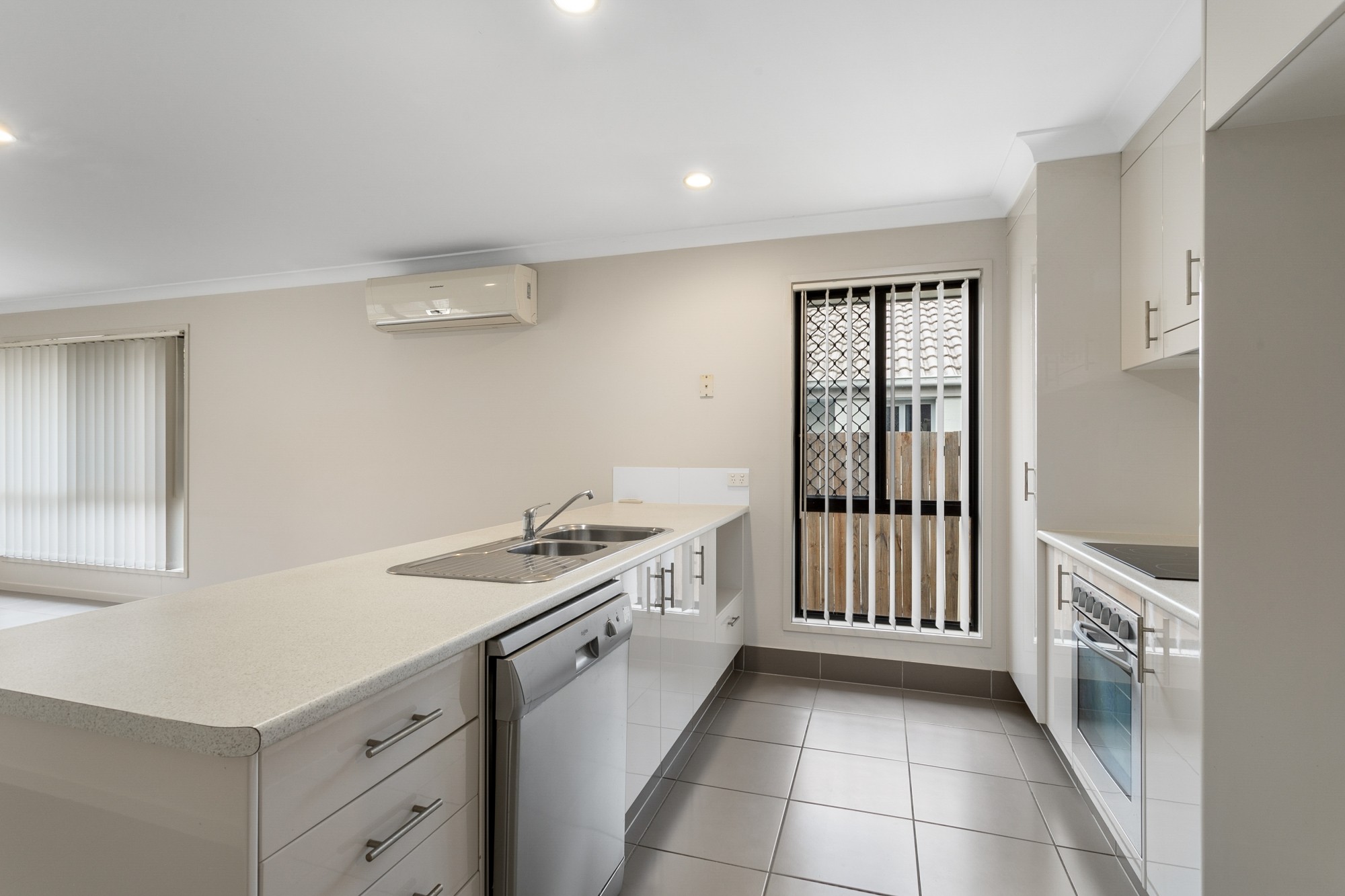 12 Suntrust Street, North Lakes, QLD 4509