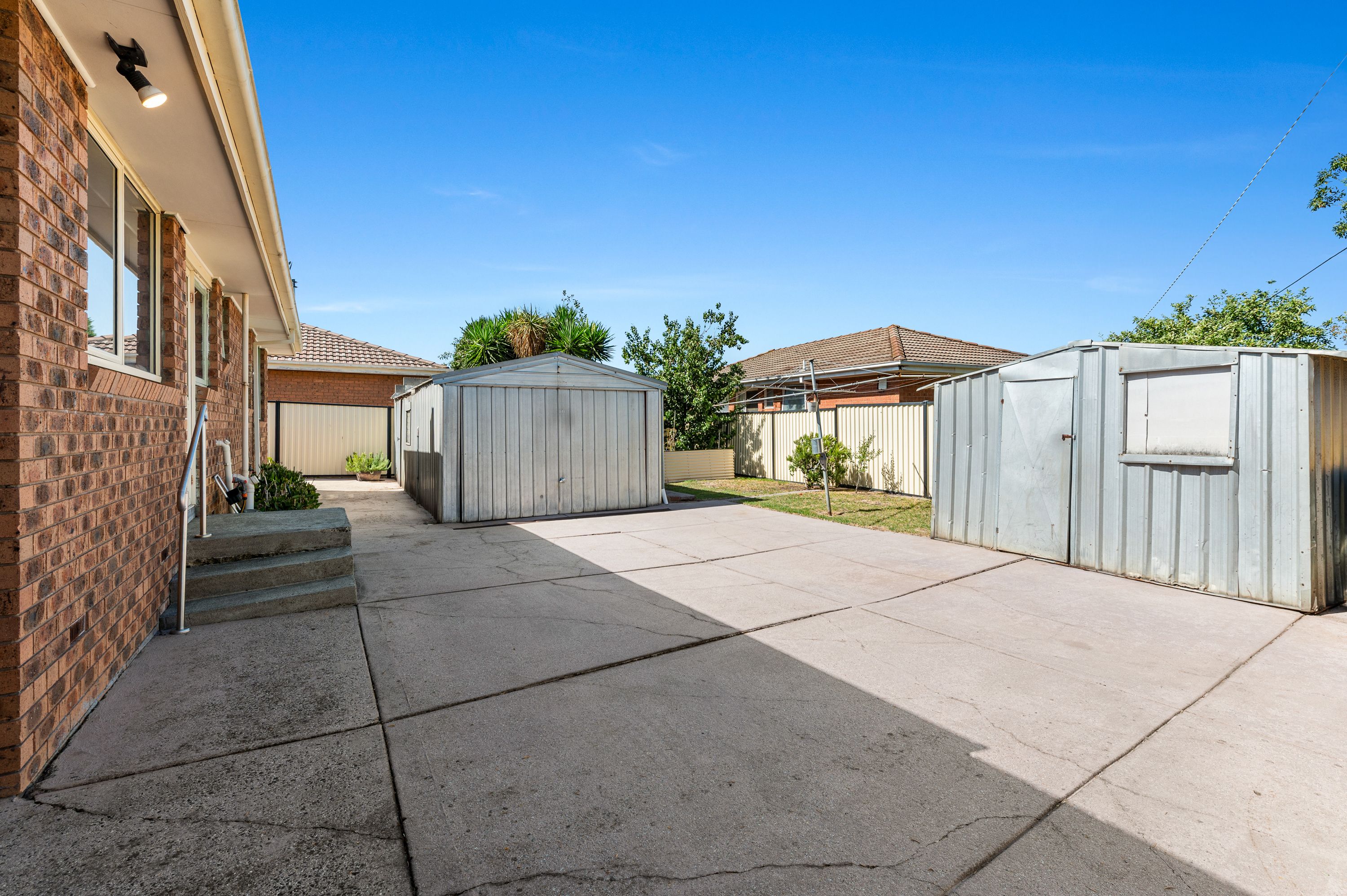 191 Victoria Drive — photo 10 of 12