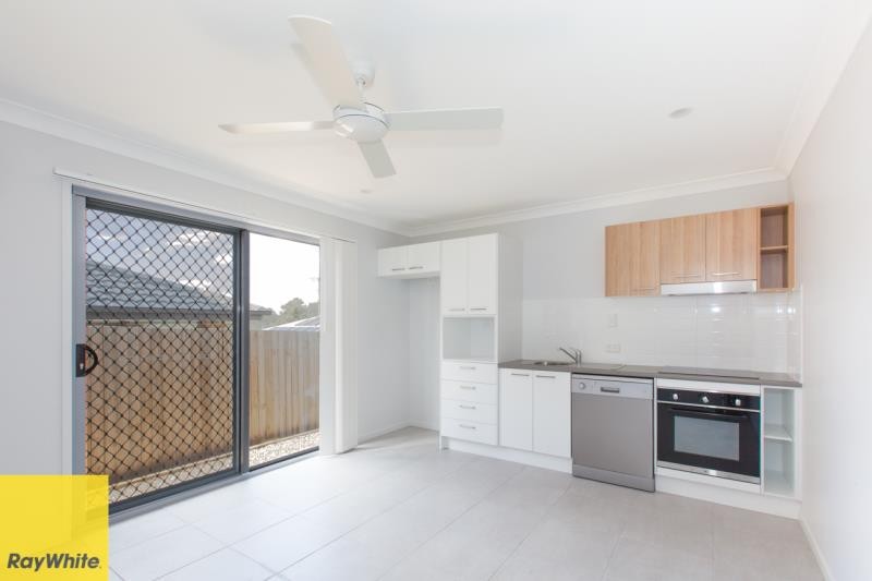 2/233 Edwards Street, Flinders View, QLD 4305