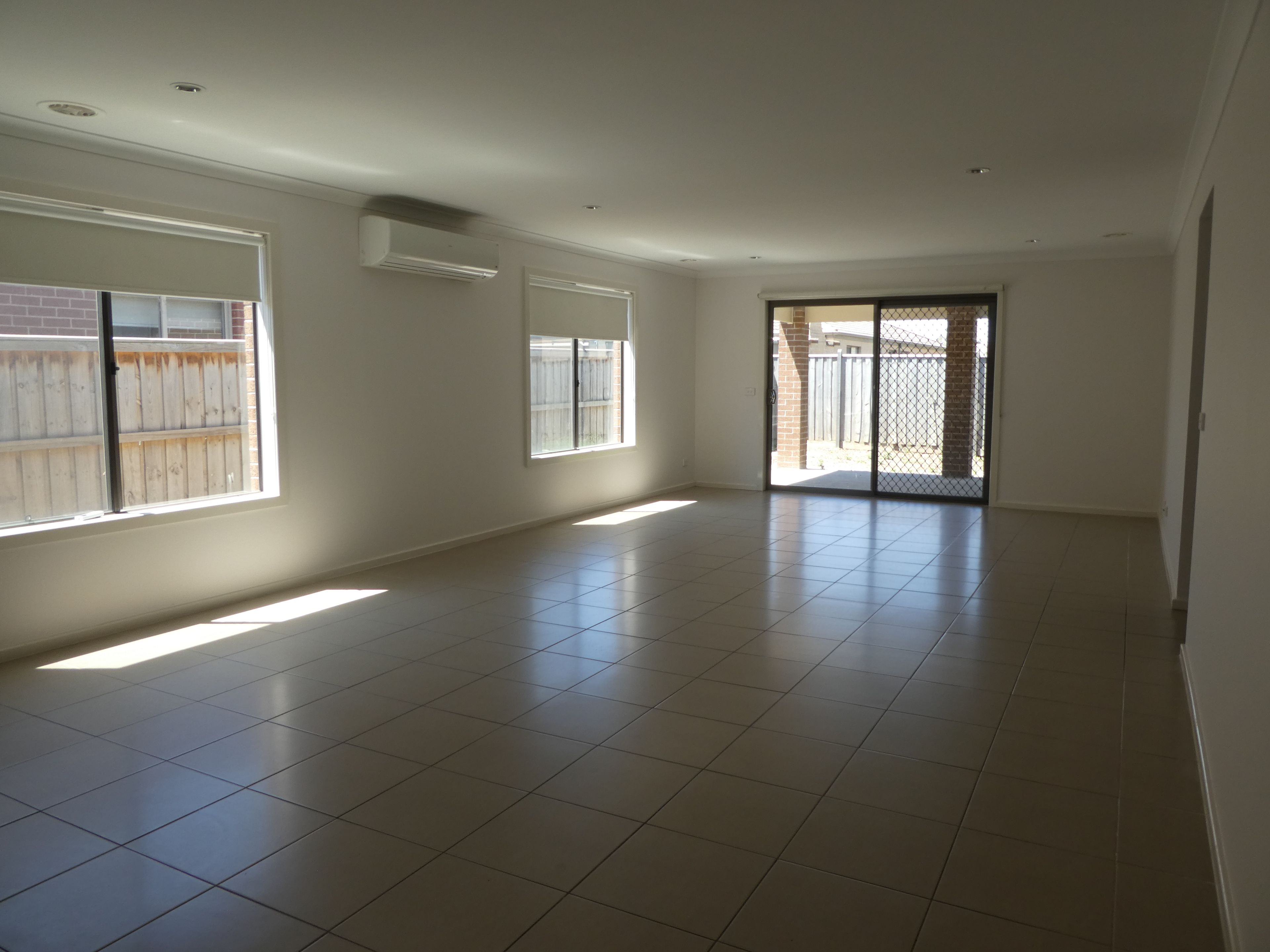 4 Glenelg Street, Clyde North, VIC 3978