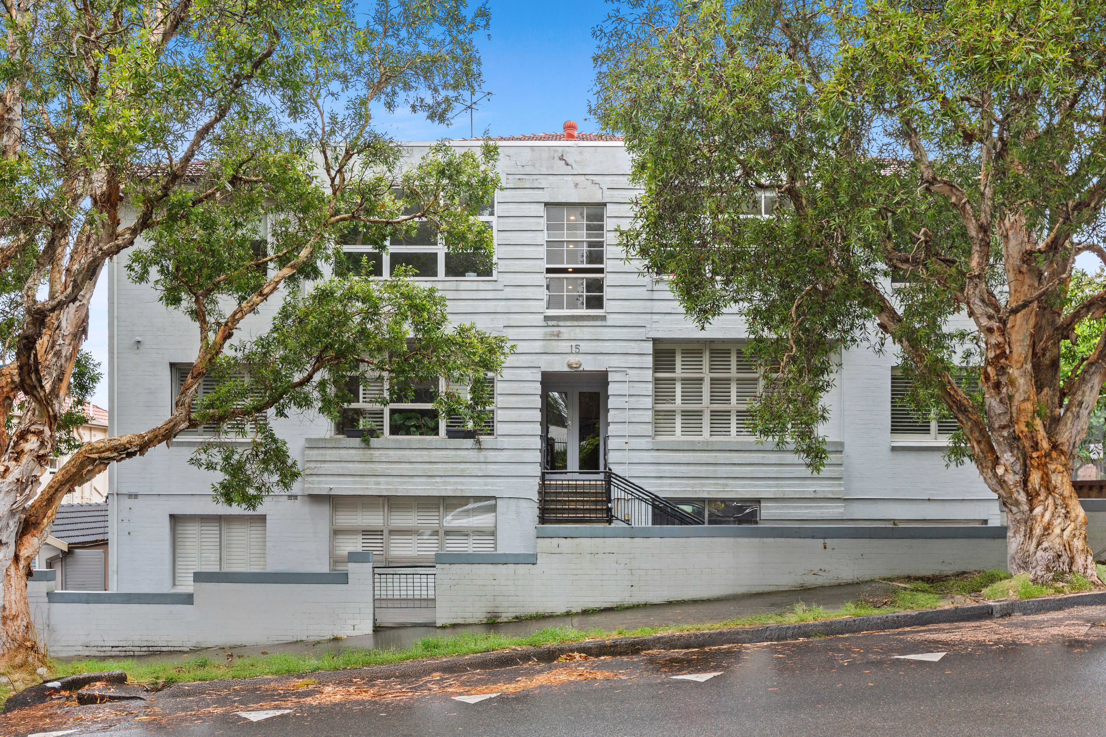 15 Wellington Street