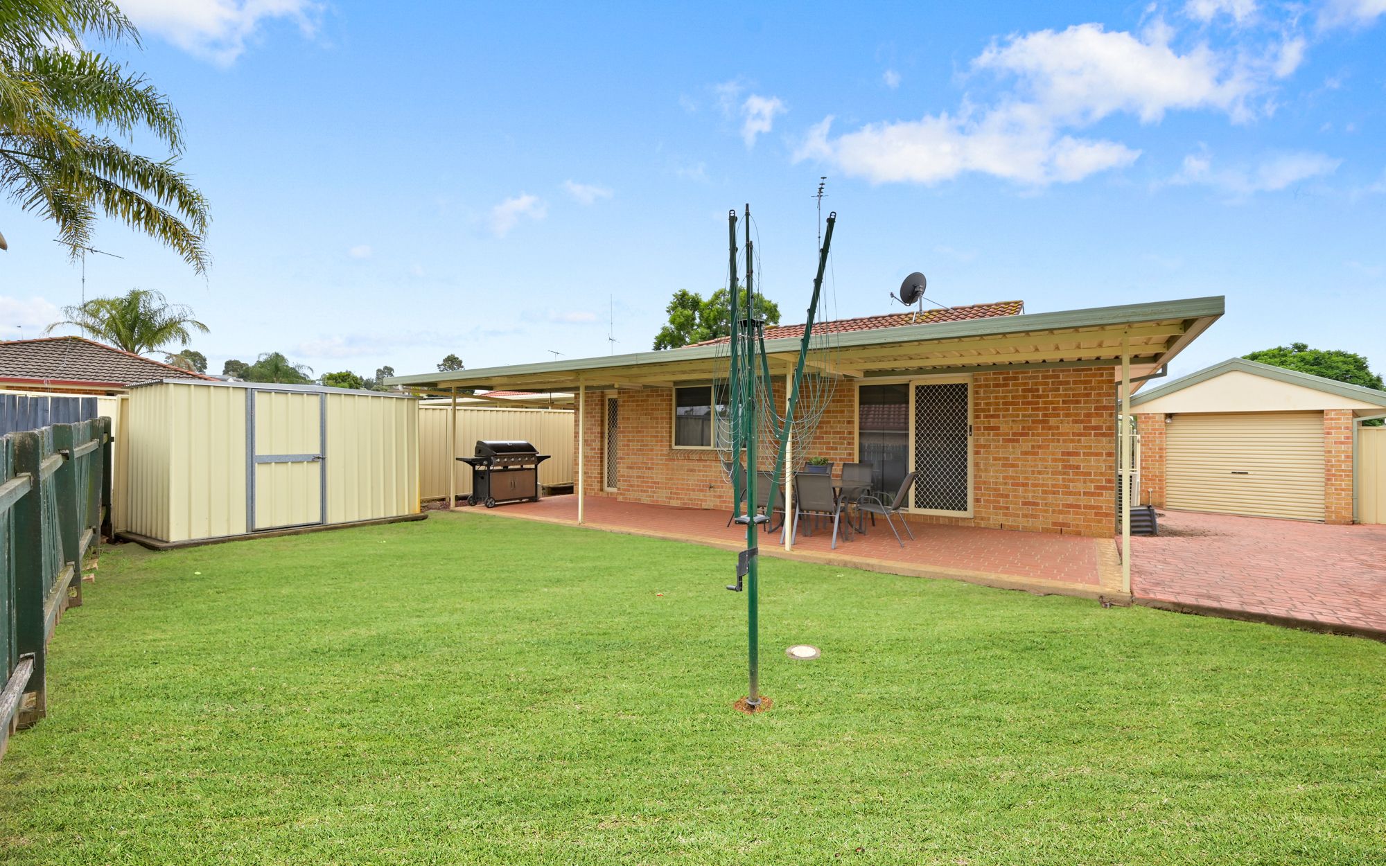 29 Crommelin Crescent, St Helens Park, NSW 2560