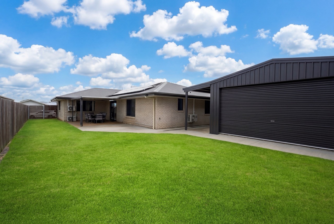 17 Larissa Way, Urangan, QLD 4655