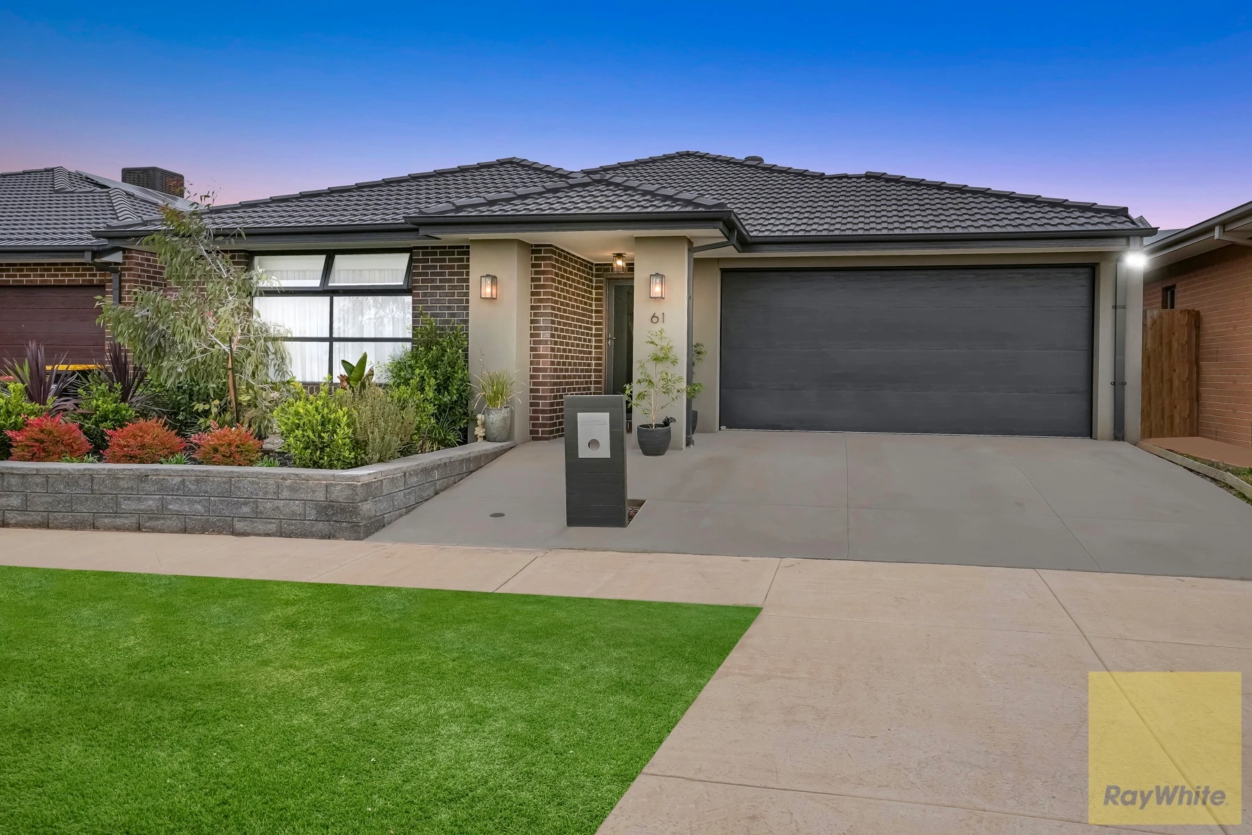 61 Cascade Drive, AINTREE, VIC 3336