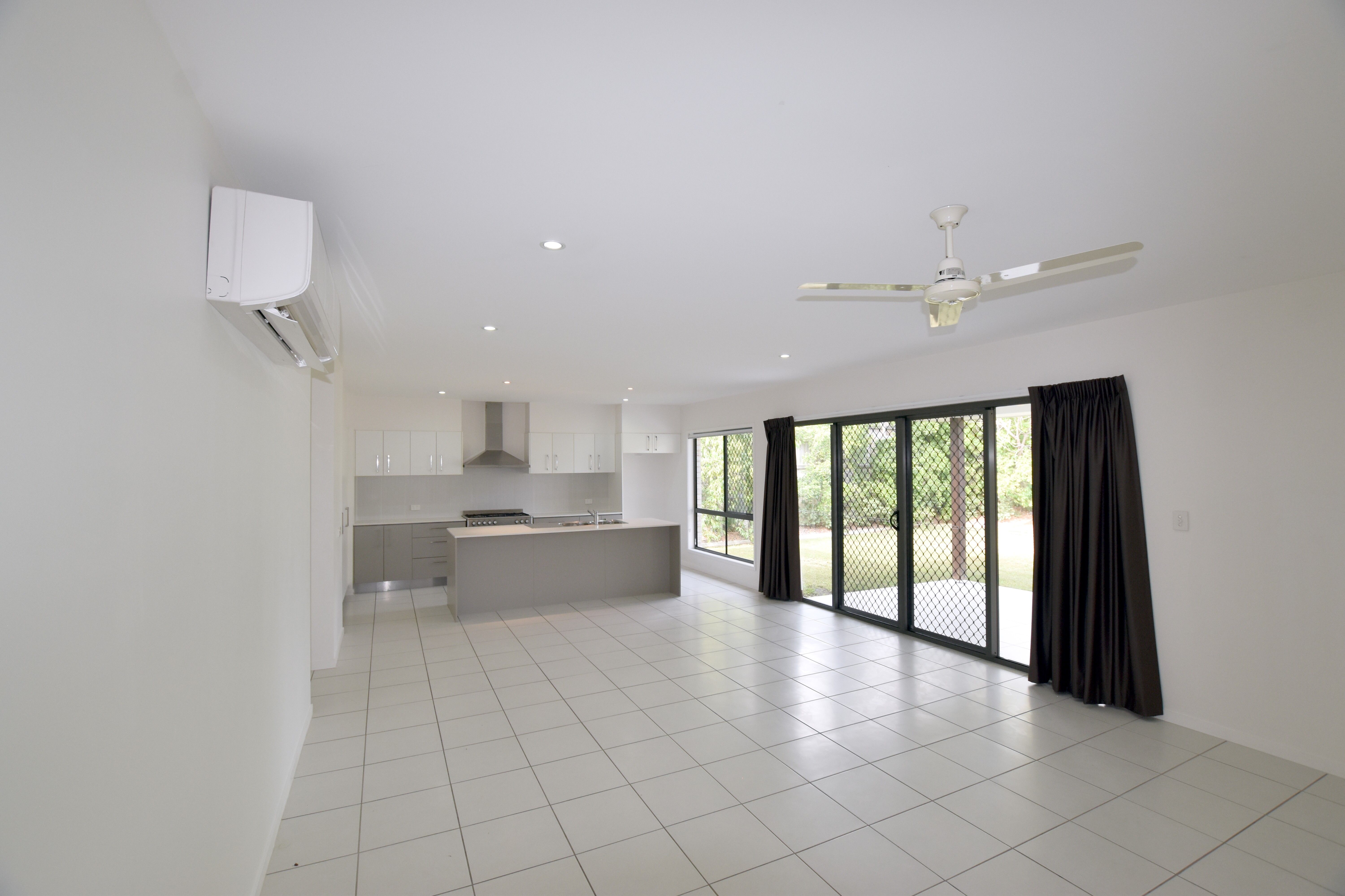 6 Palmerston Court, New Auckland, QLD 4680