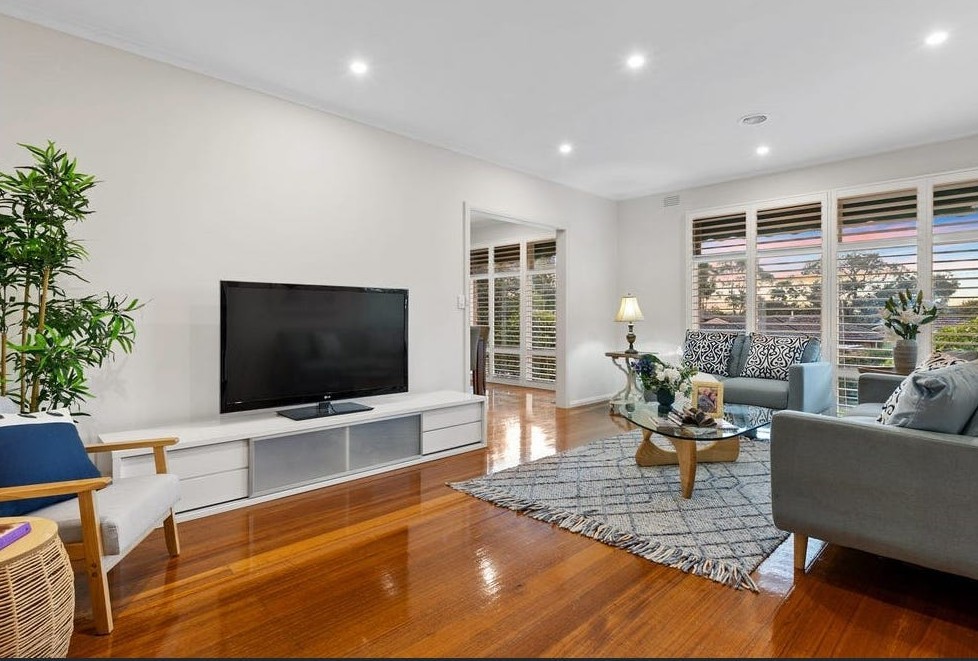 92 Hinkler Road East, Glen Waverley, VIC 3150