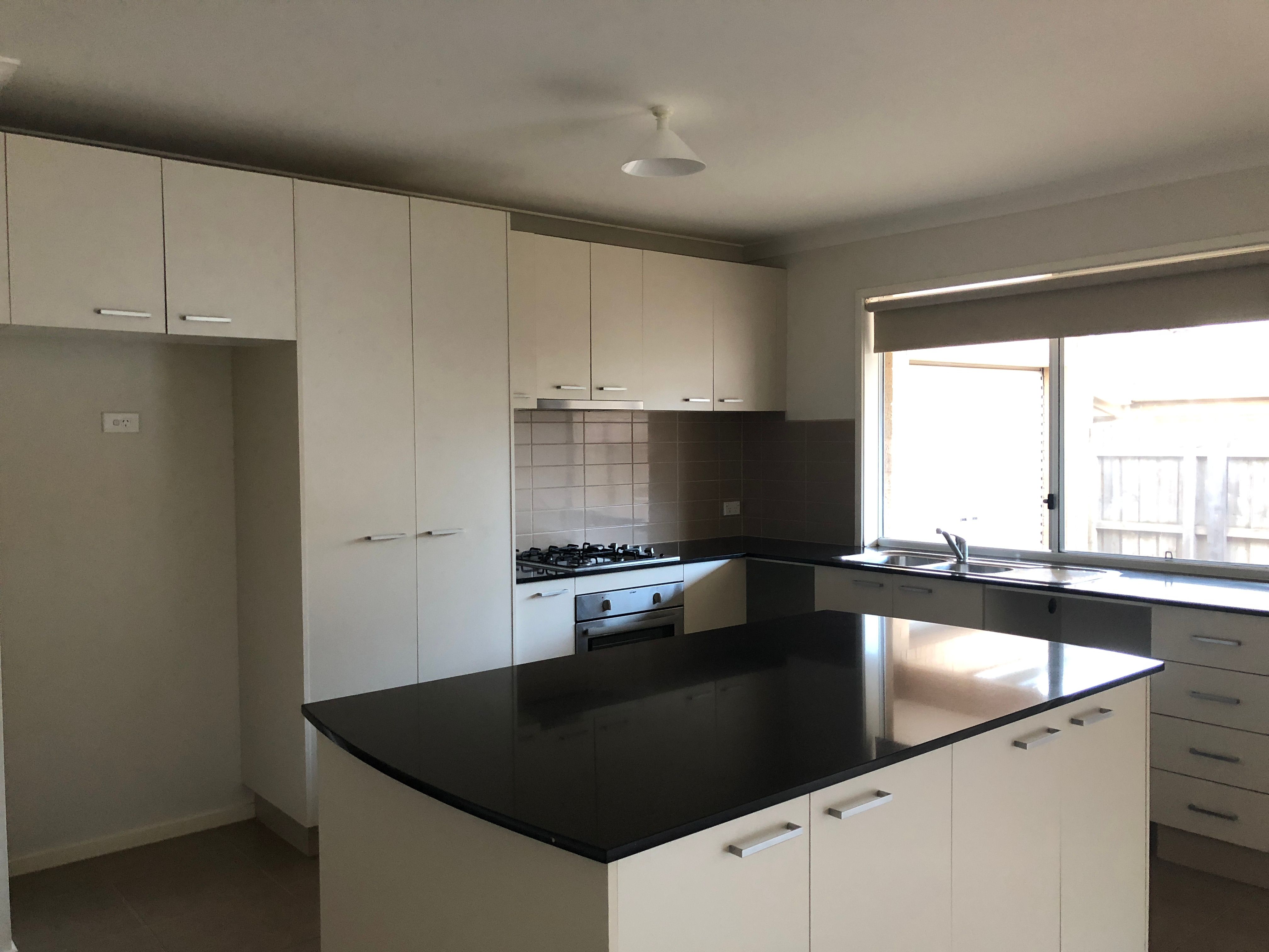8 Lapwing Road, South Morang, VIC 3752
