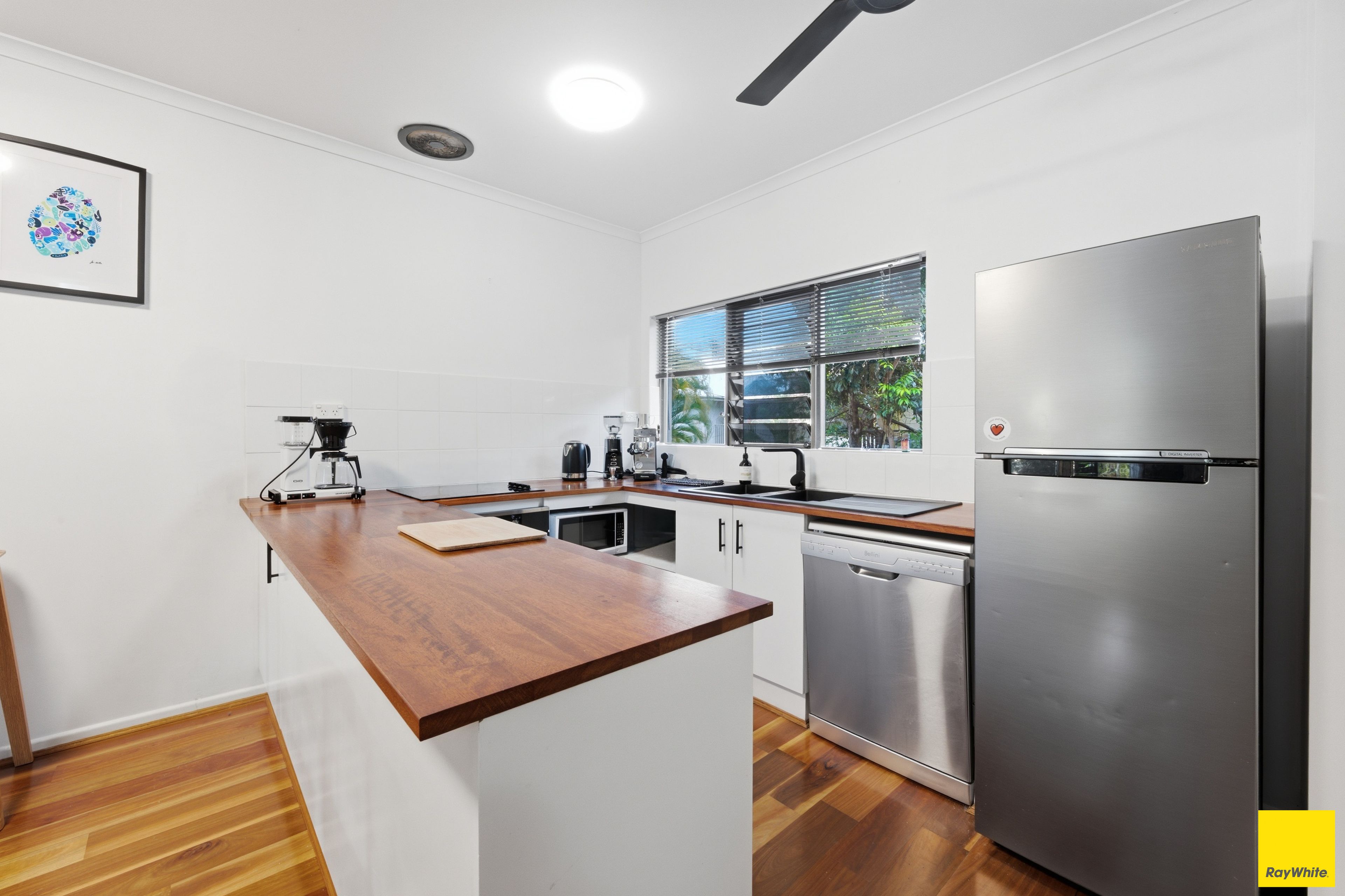 3/13 Amphora Street — photo 4 of 18