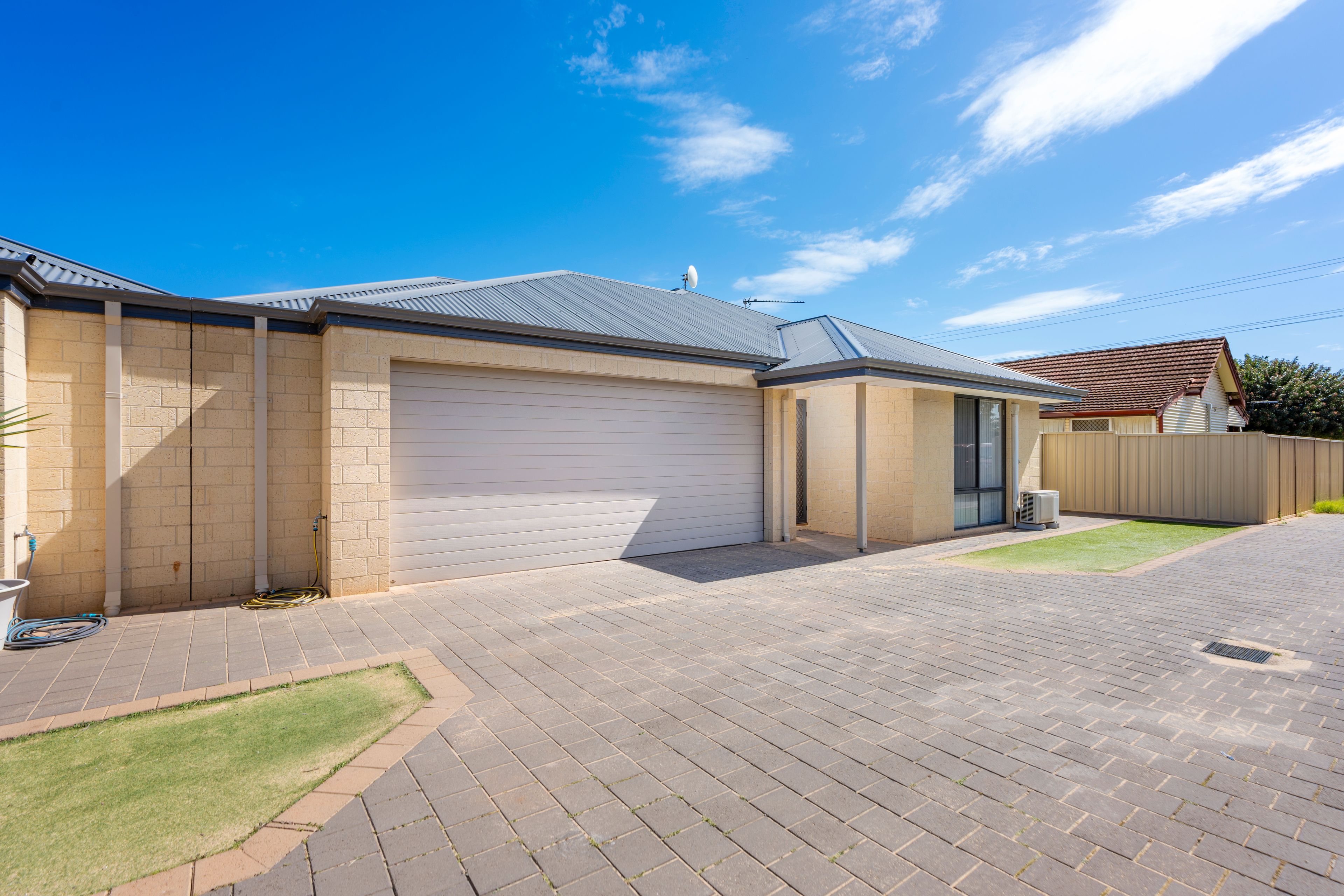 2/212 Place Road, Wonthella, WA 6530