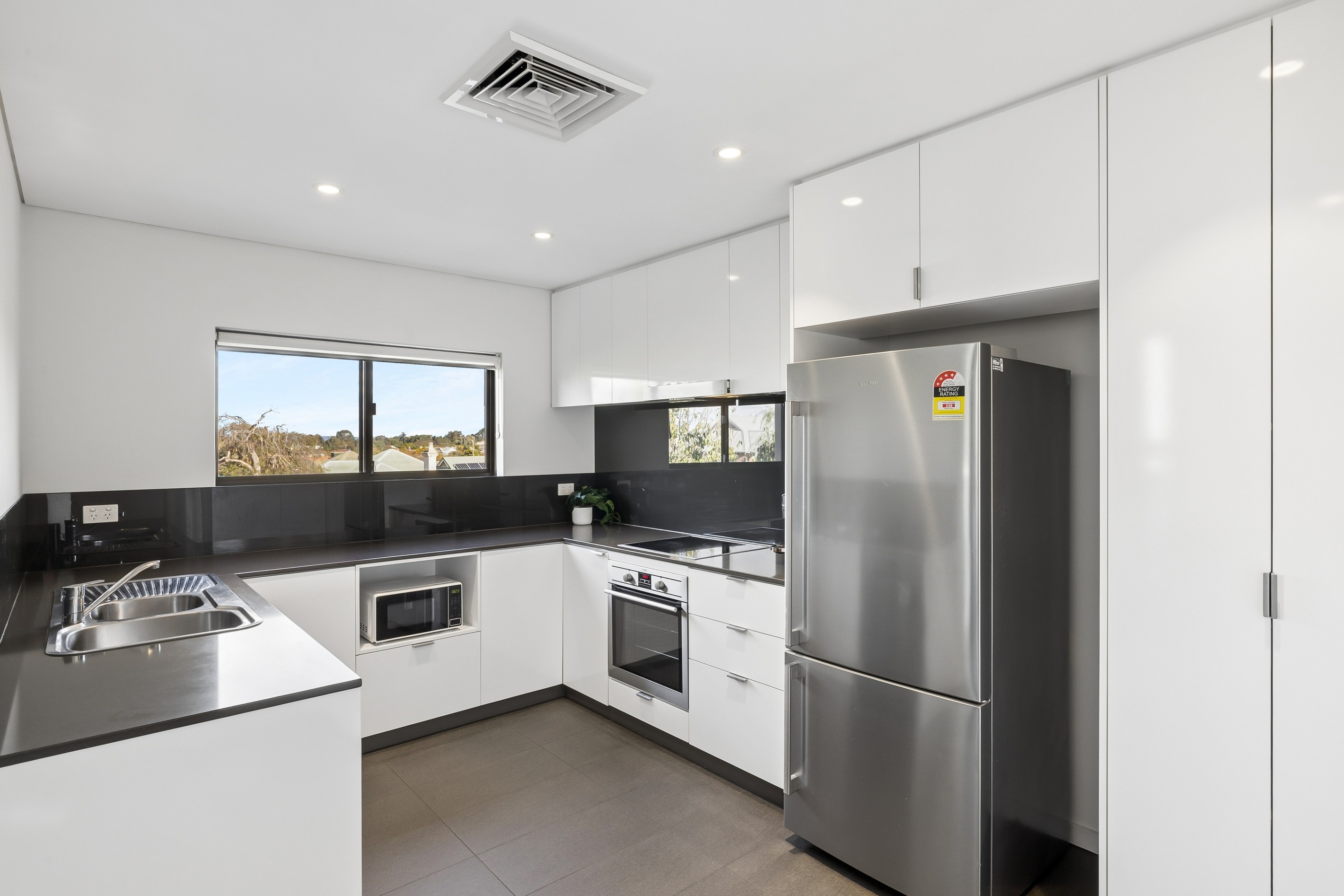 4/17 Leonard Street, Victoria Park, WA 6100