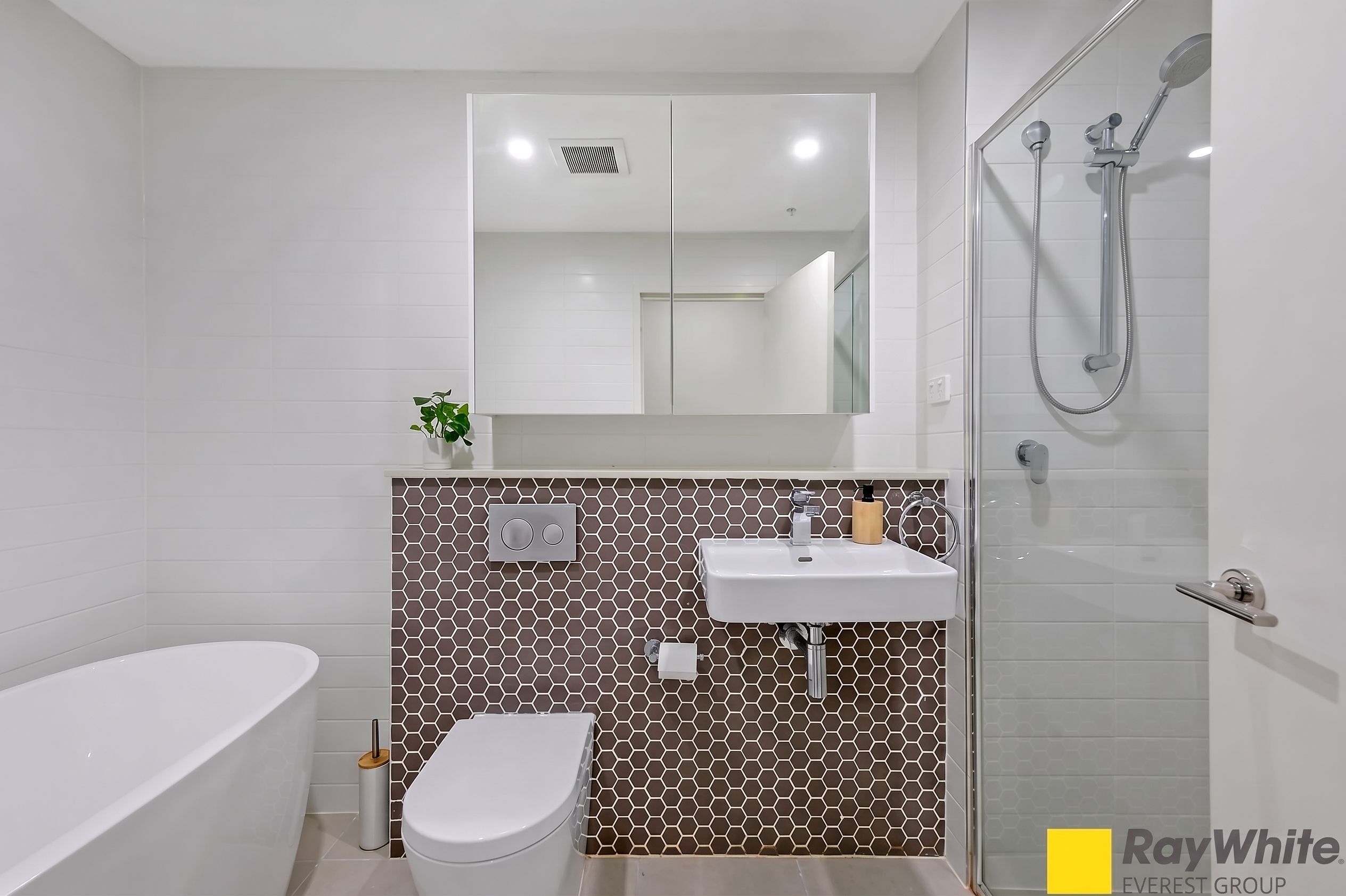 270/1 Thallon Street — photo 7 of 12