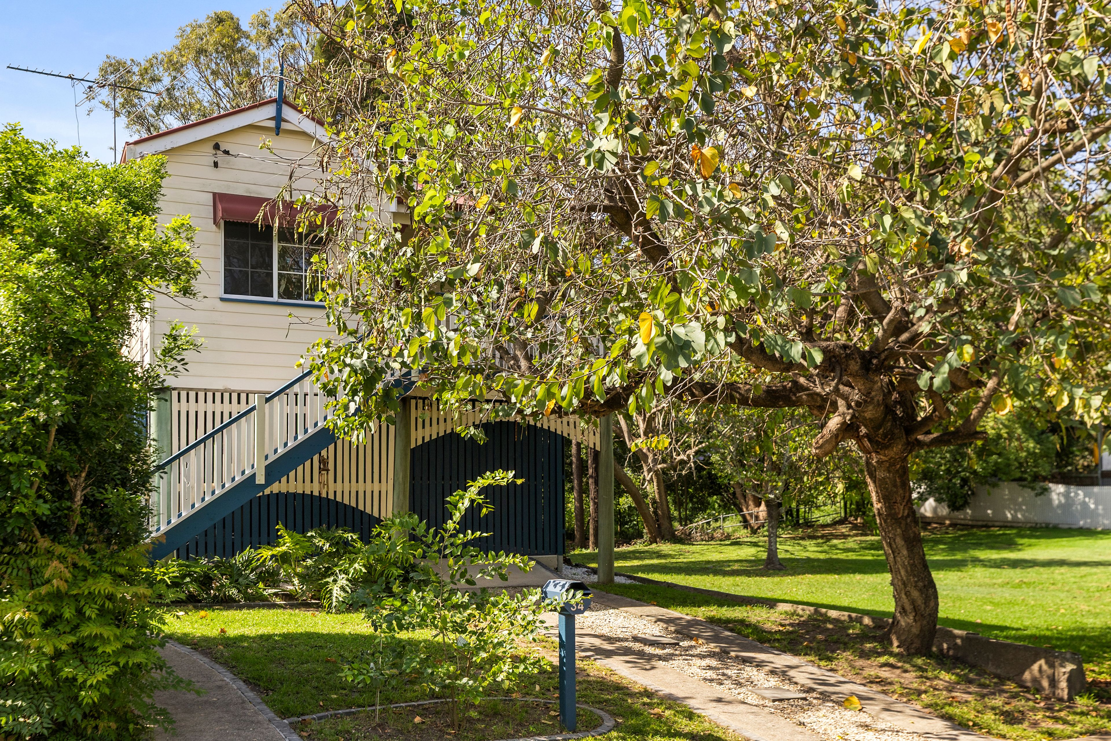34 Mclean Parade , Ashgrove QLD 4060