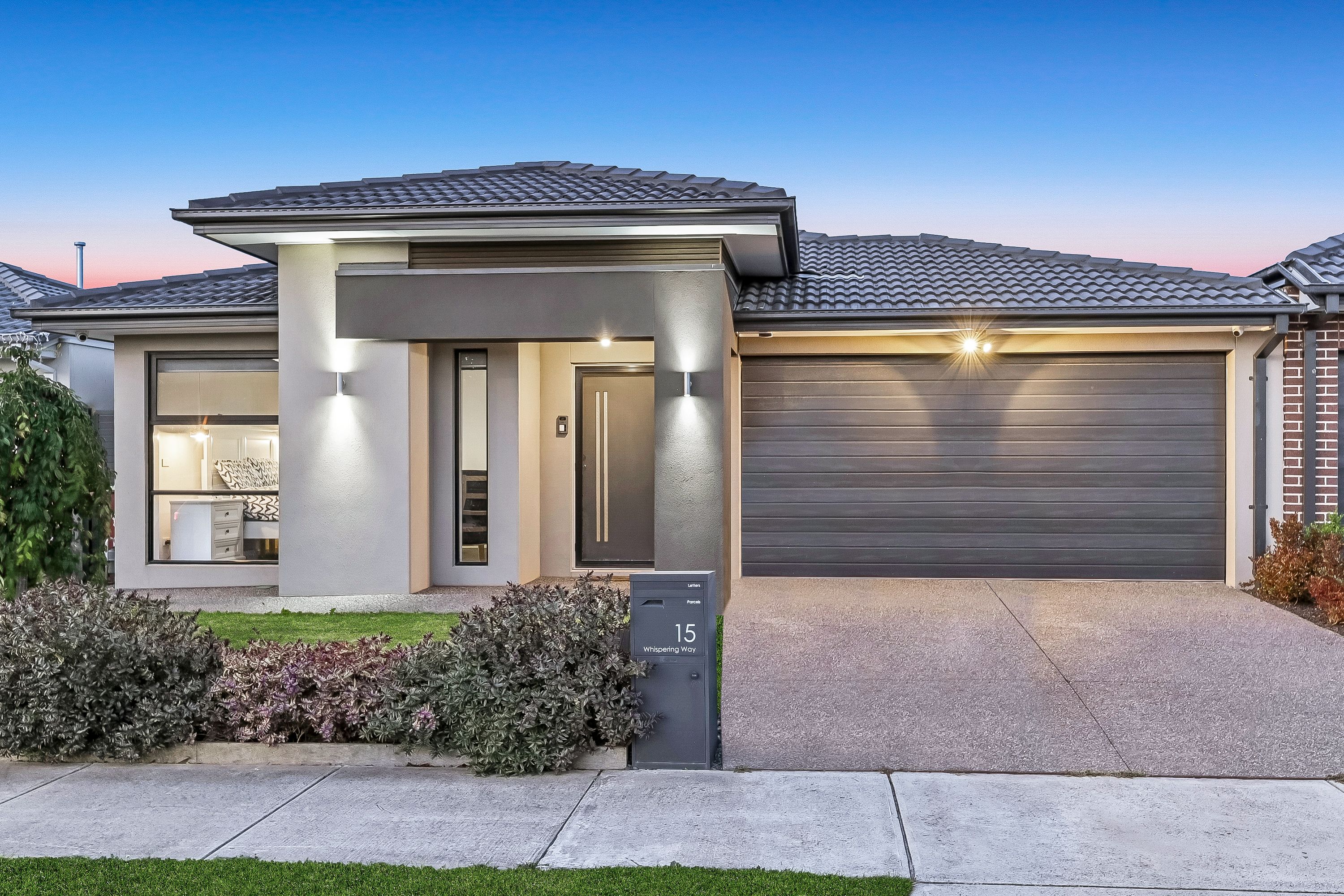 15 Whispering Way, Clyde North, VIC 3978