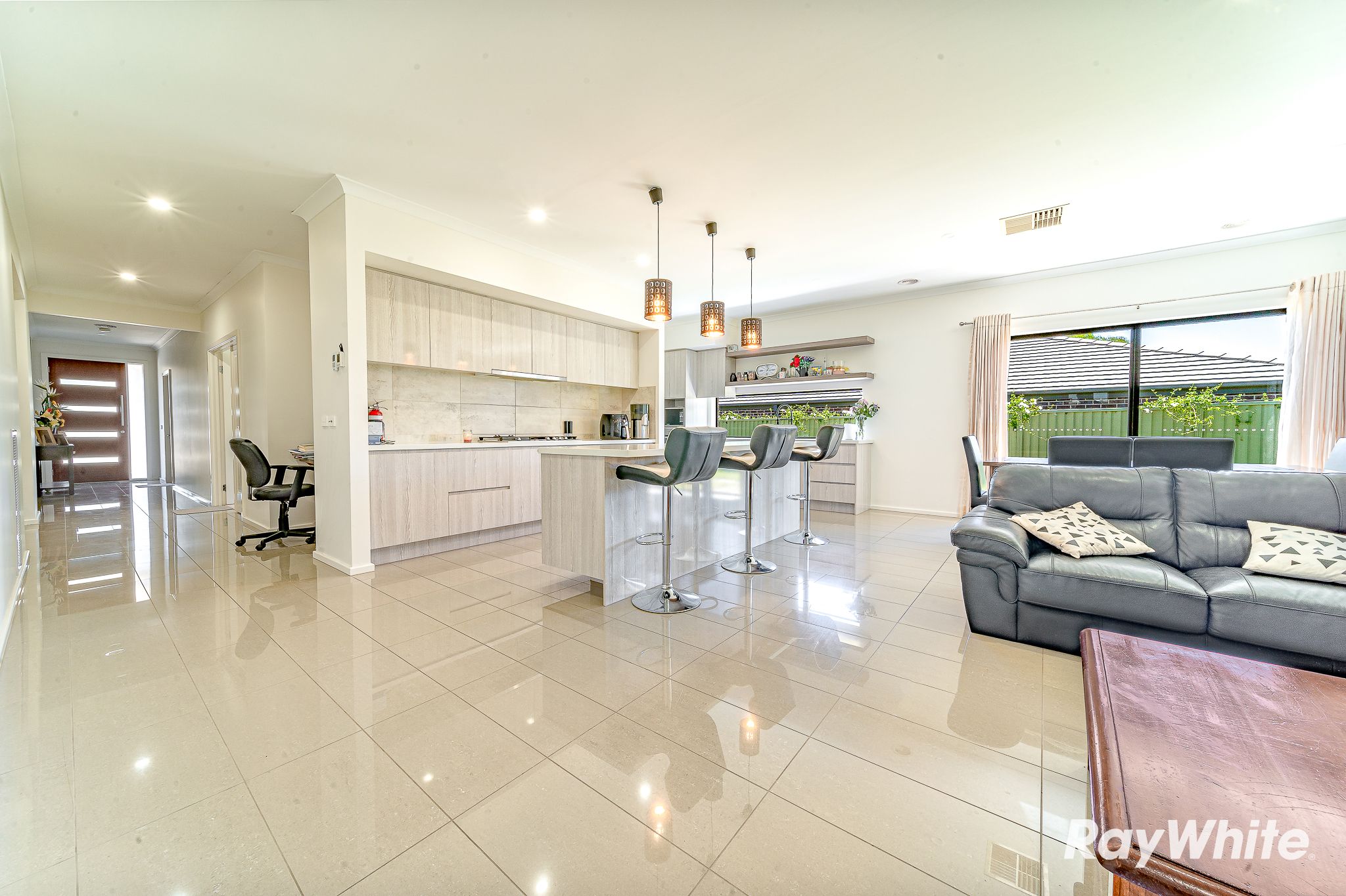 10 Inverness Drive, Junortoun, VIC 3551